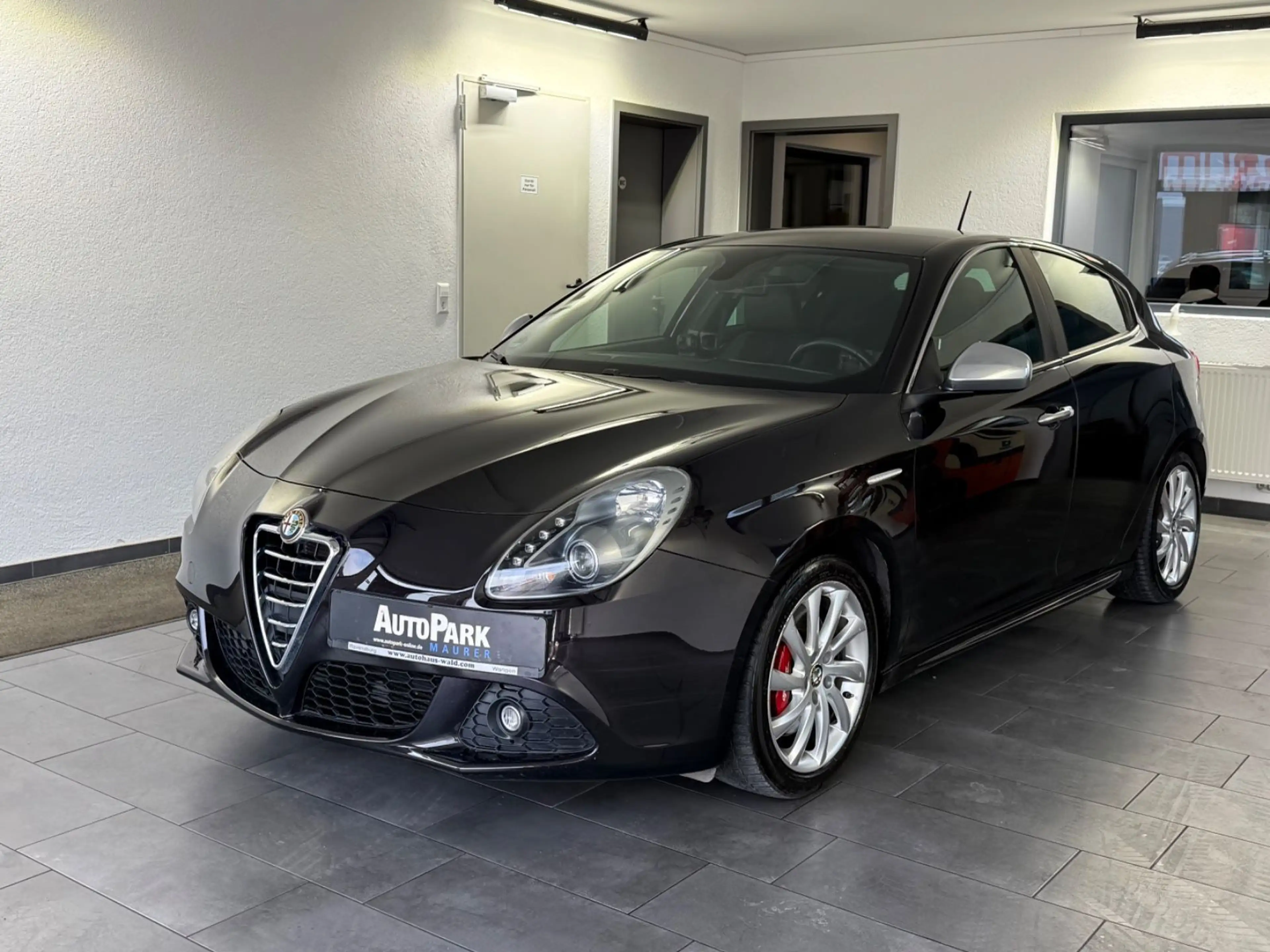 Alfa Romeo Giulietta Quadrifoglio Verde*SHZ*PDC*HU Neu — photo 5