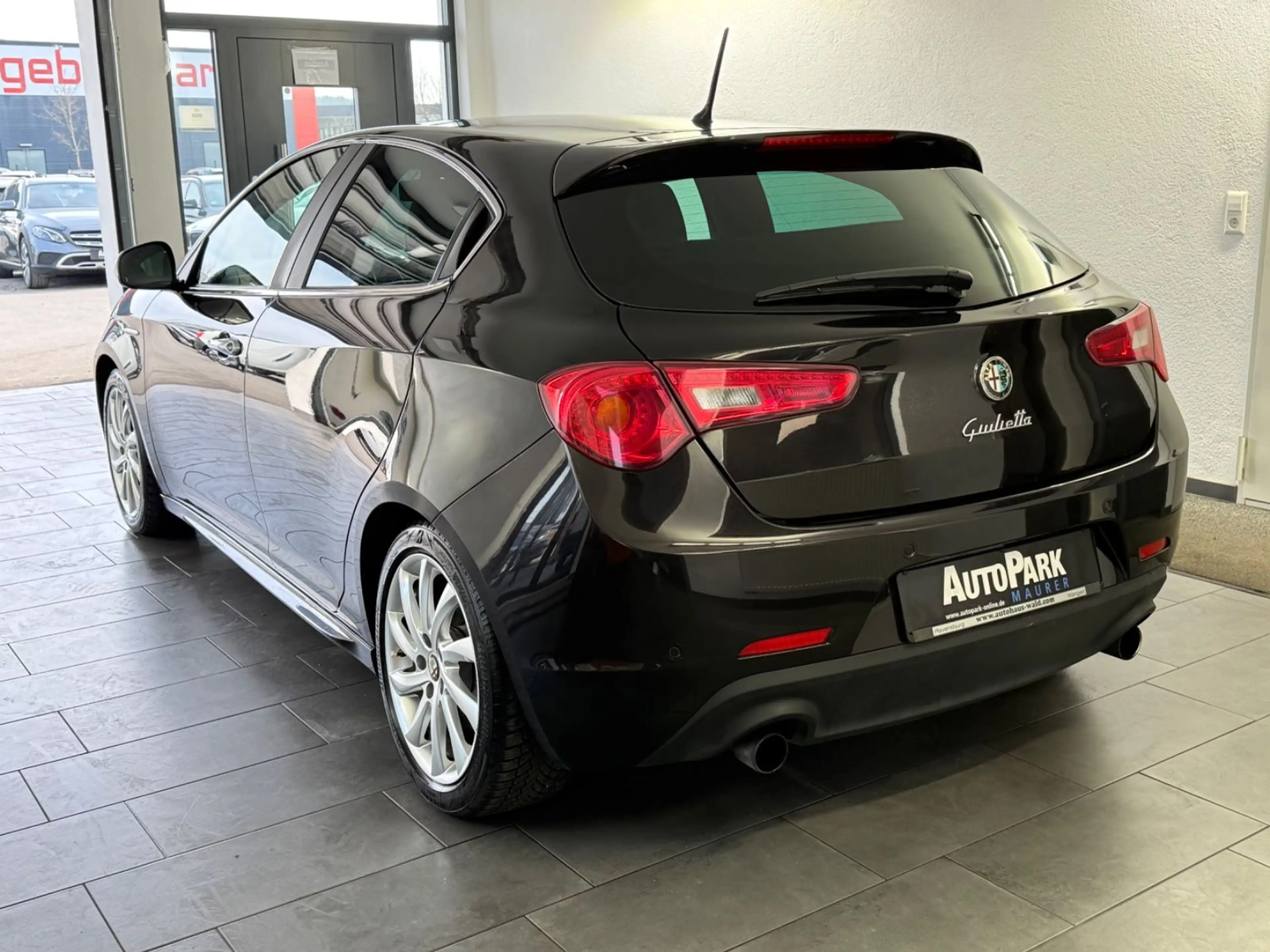 Alfa Romeo Giulietta Quadrifoglio Verde*SHZ*PDC*HU Neu — photo 6