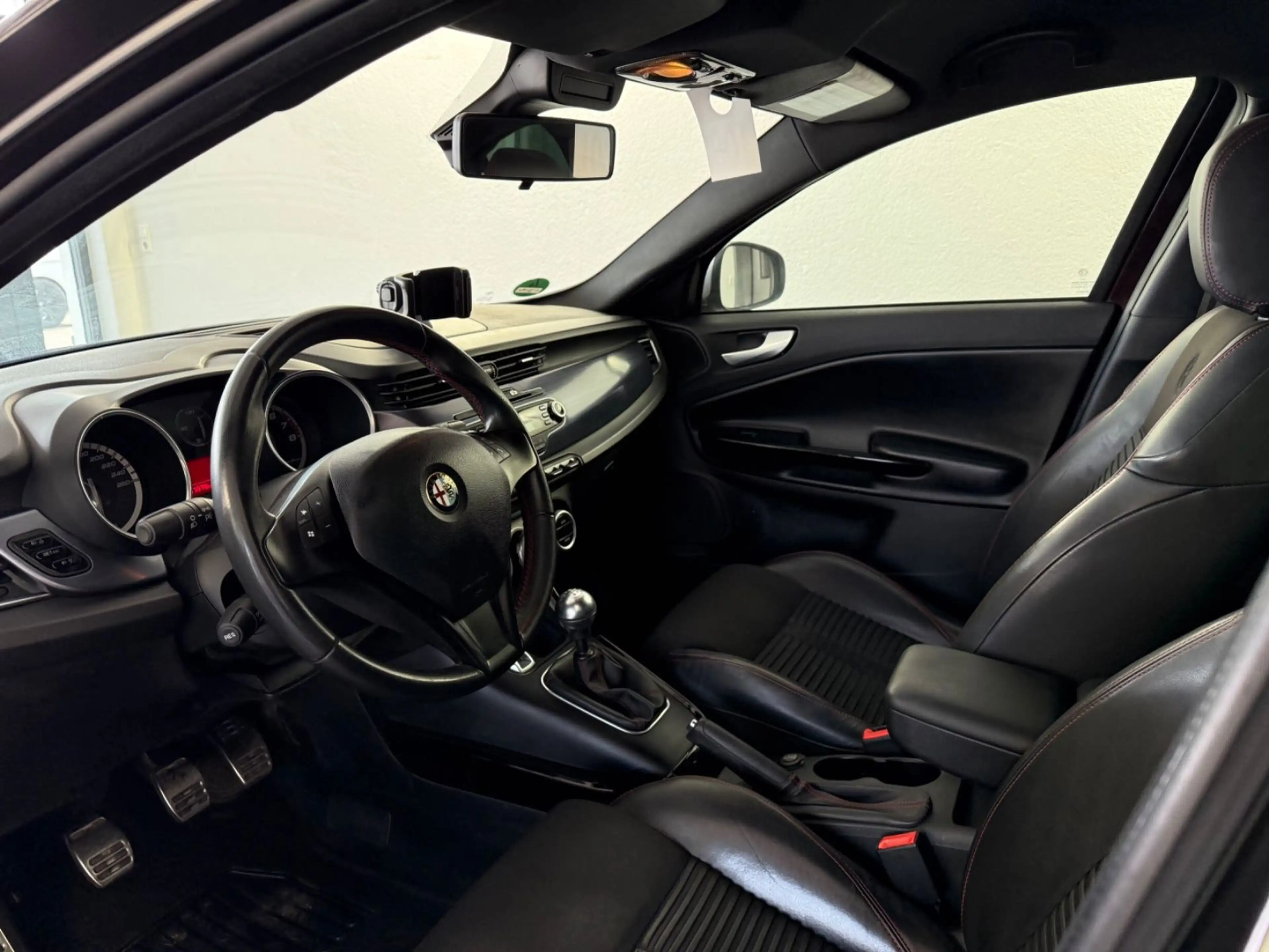 Alfa Romeo Giulietta Quadrifoglio Verde*SHZ*PDC*HU Neu — photo 10