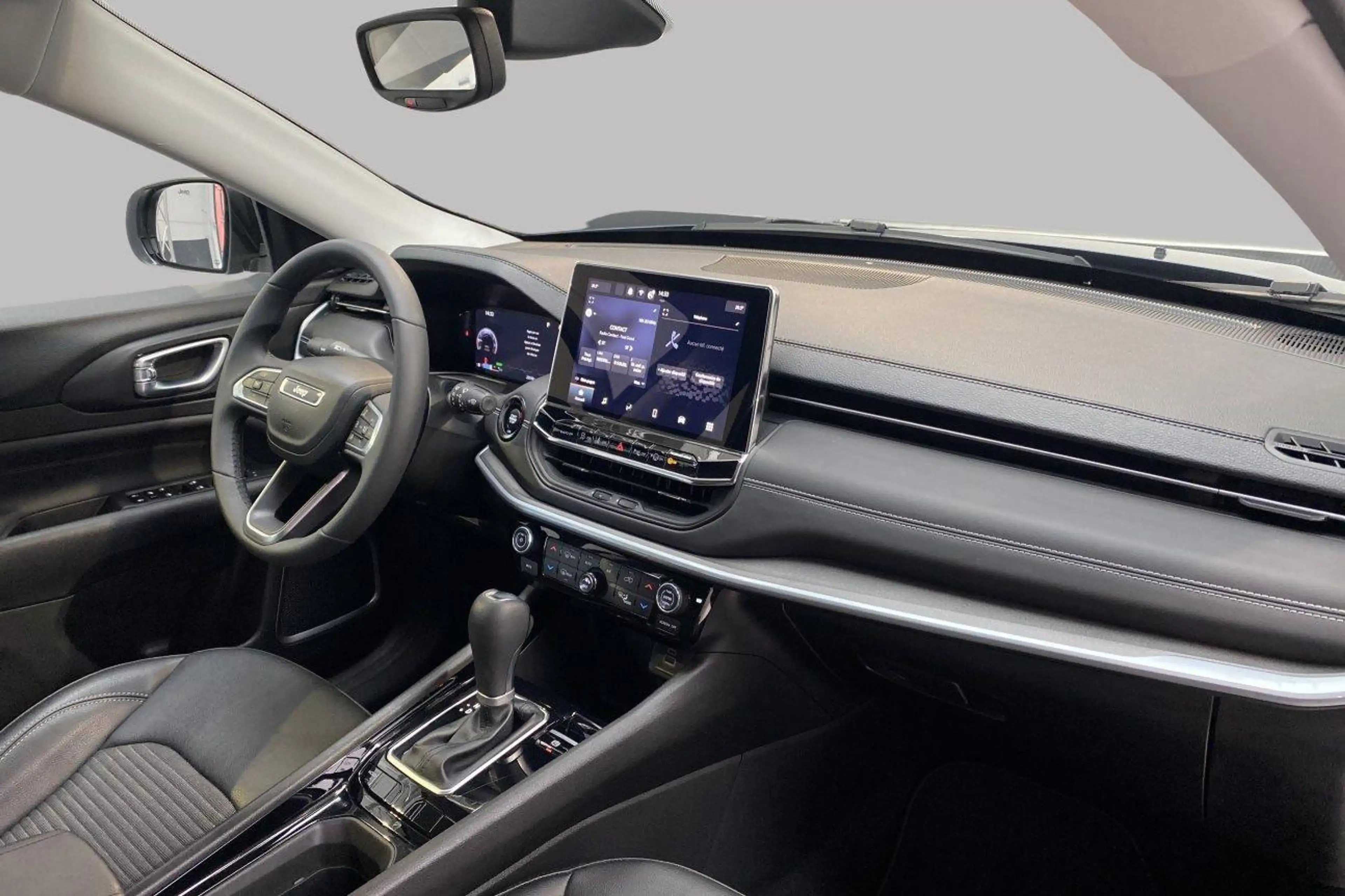 Jeep Compass ALTITUDE e-HYBRID — photo 2