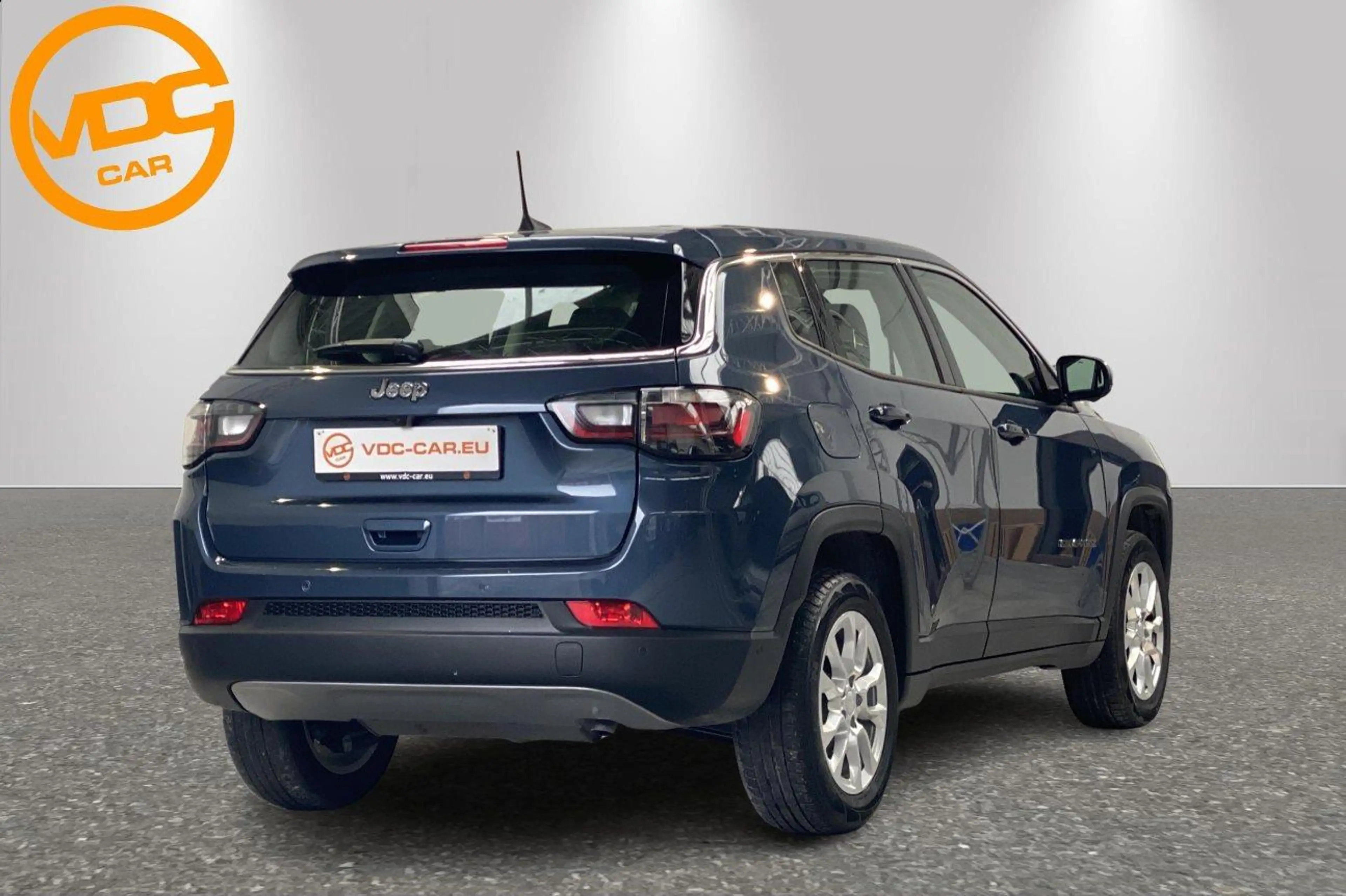 Jeep Compass ALTITUDE e-HYBRID — photo 3