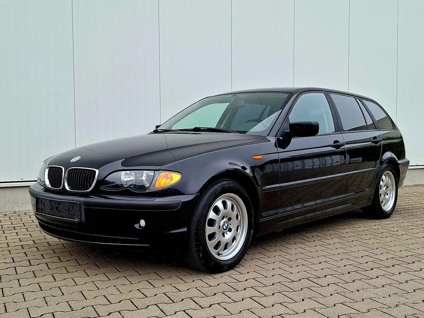 BMW 320 Touring 320d Schwarz - 1
