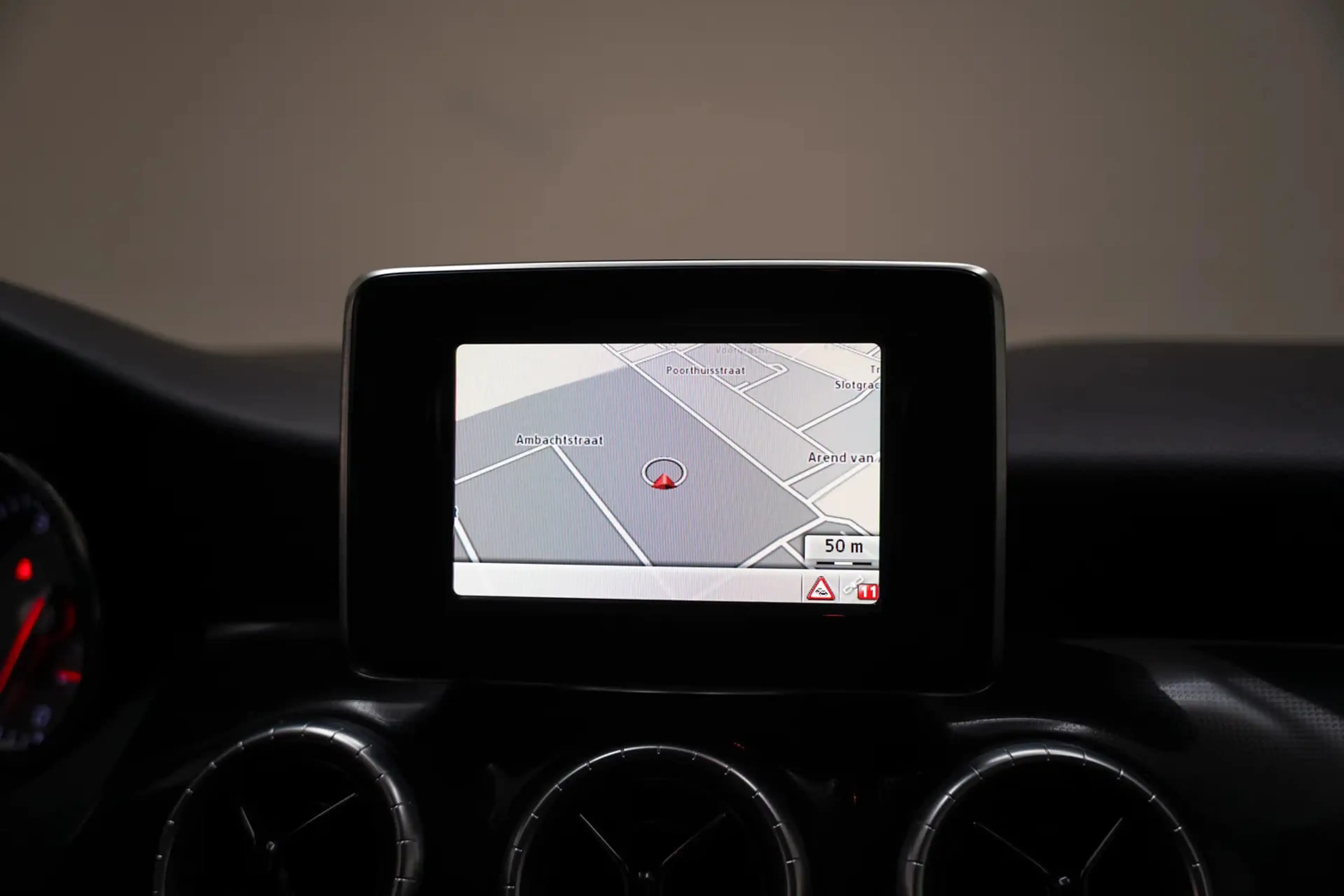 Mercedes-Benz CLA 200 Ambition Aut. [ Cruise control Climate control Led — photo 7