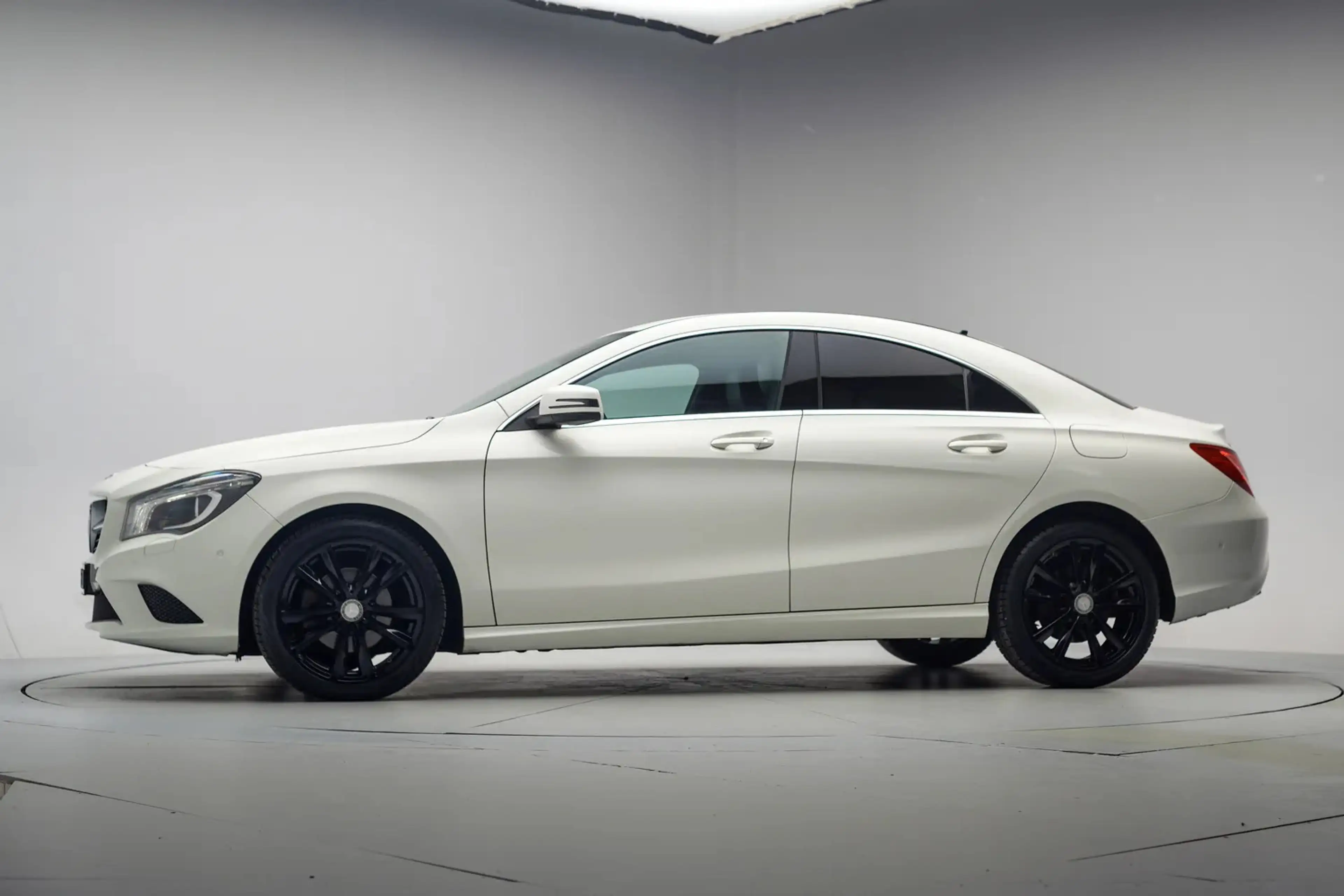 Mercedes-Benz CLA 200 Ambition Aut. [ Cruise control Climate control Led — photo 2