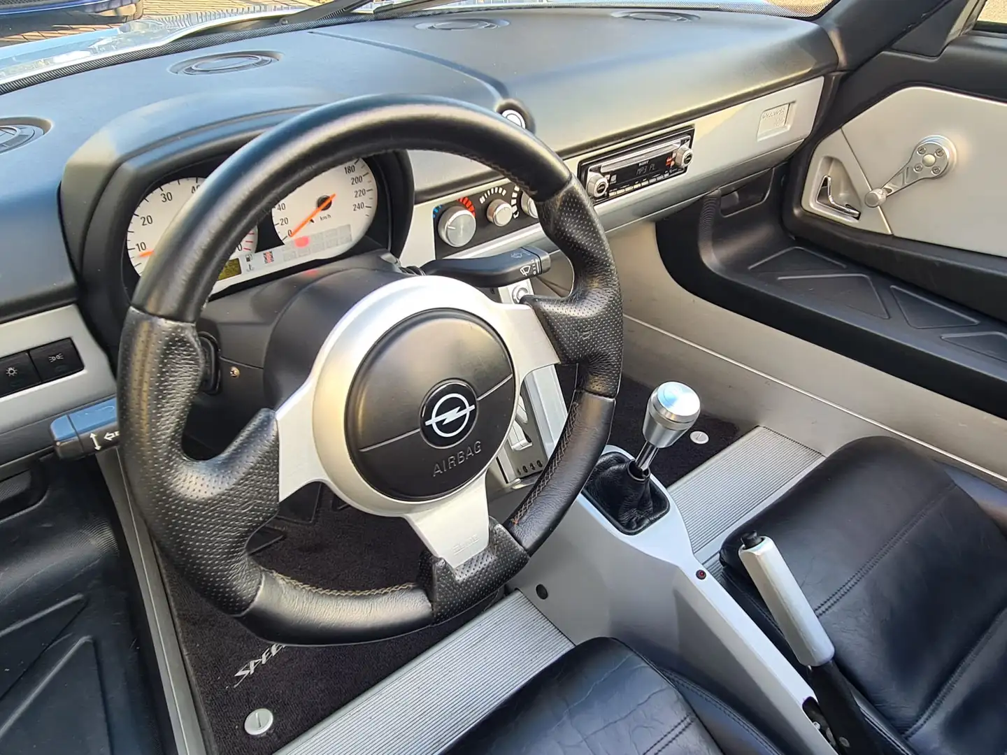 Opel Speedster 2.2-16V Grijs - 2