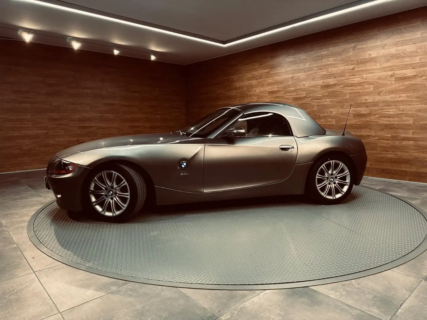BMW Z4 3.0i Gris - 2