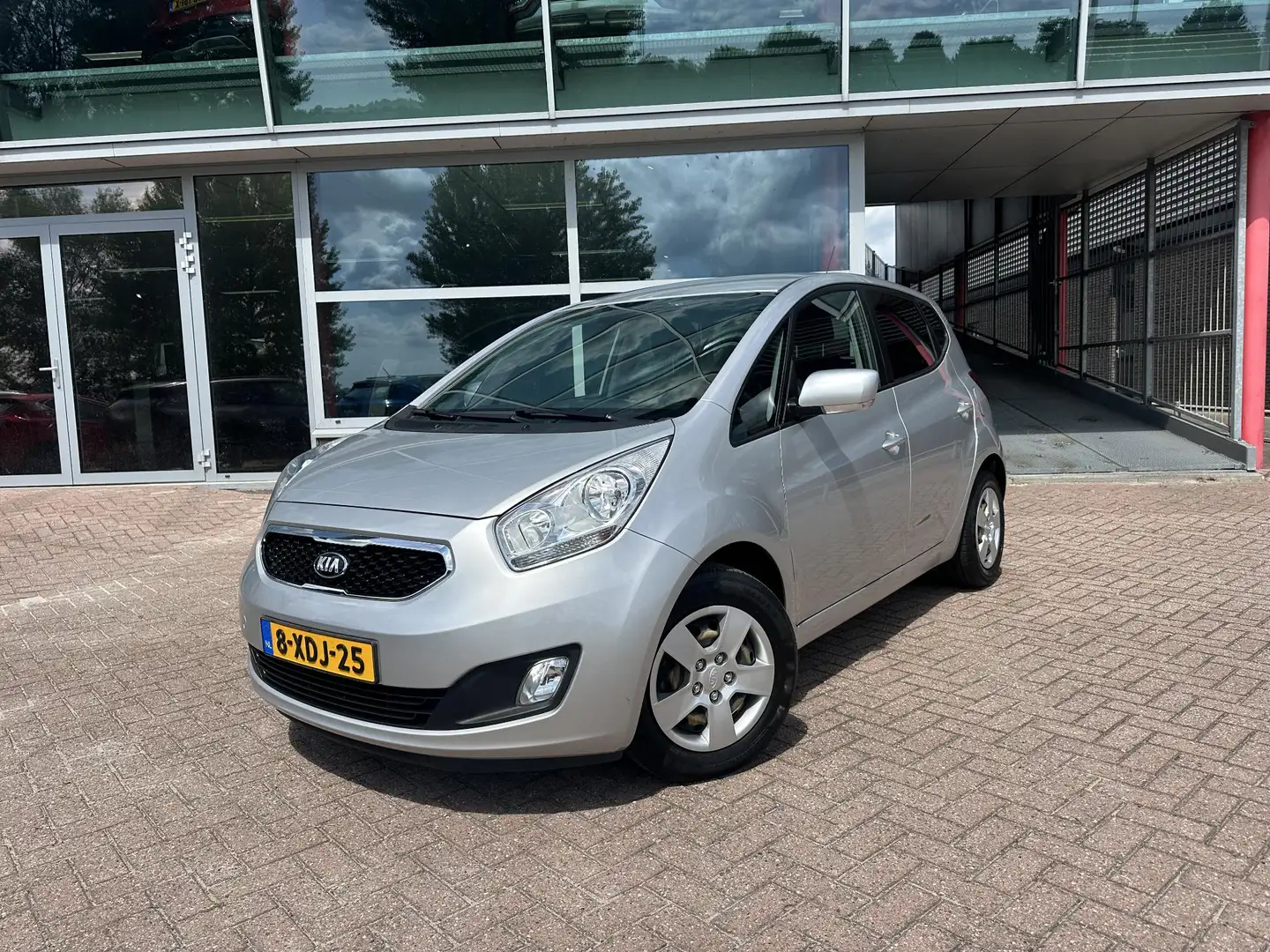 Kia Venga 1.6 CVVT ExecutiveLine A Gris - 2