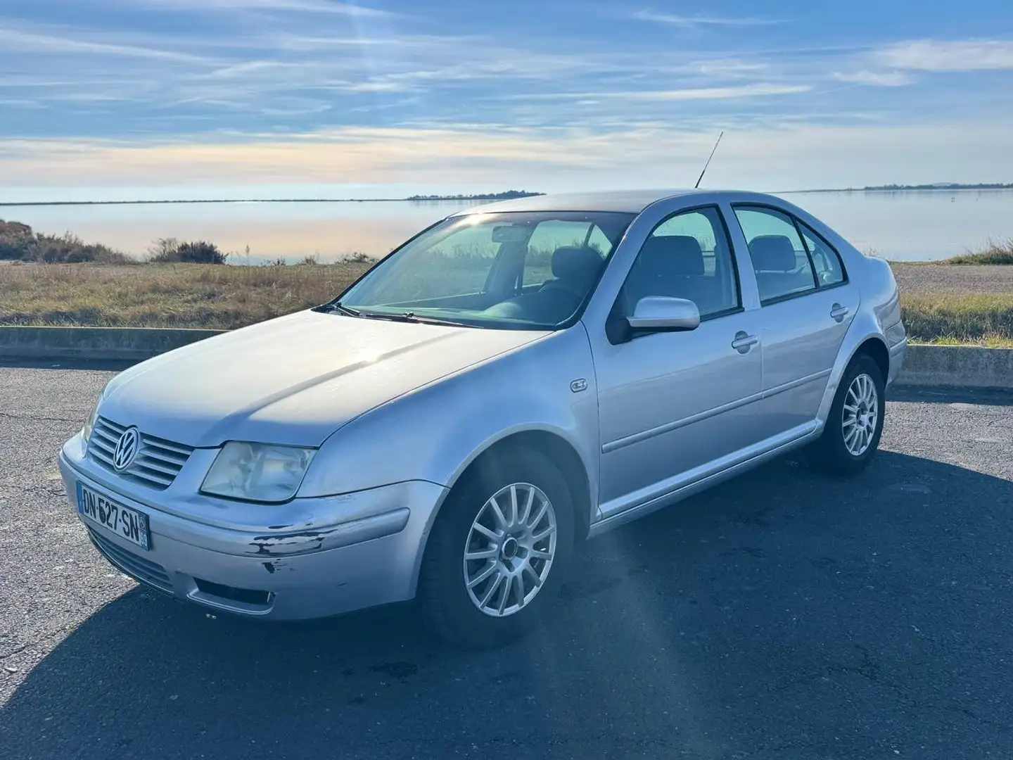 Volkswagen Bora Bora 1.6i 16v Confort Grijs - 1