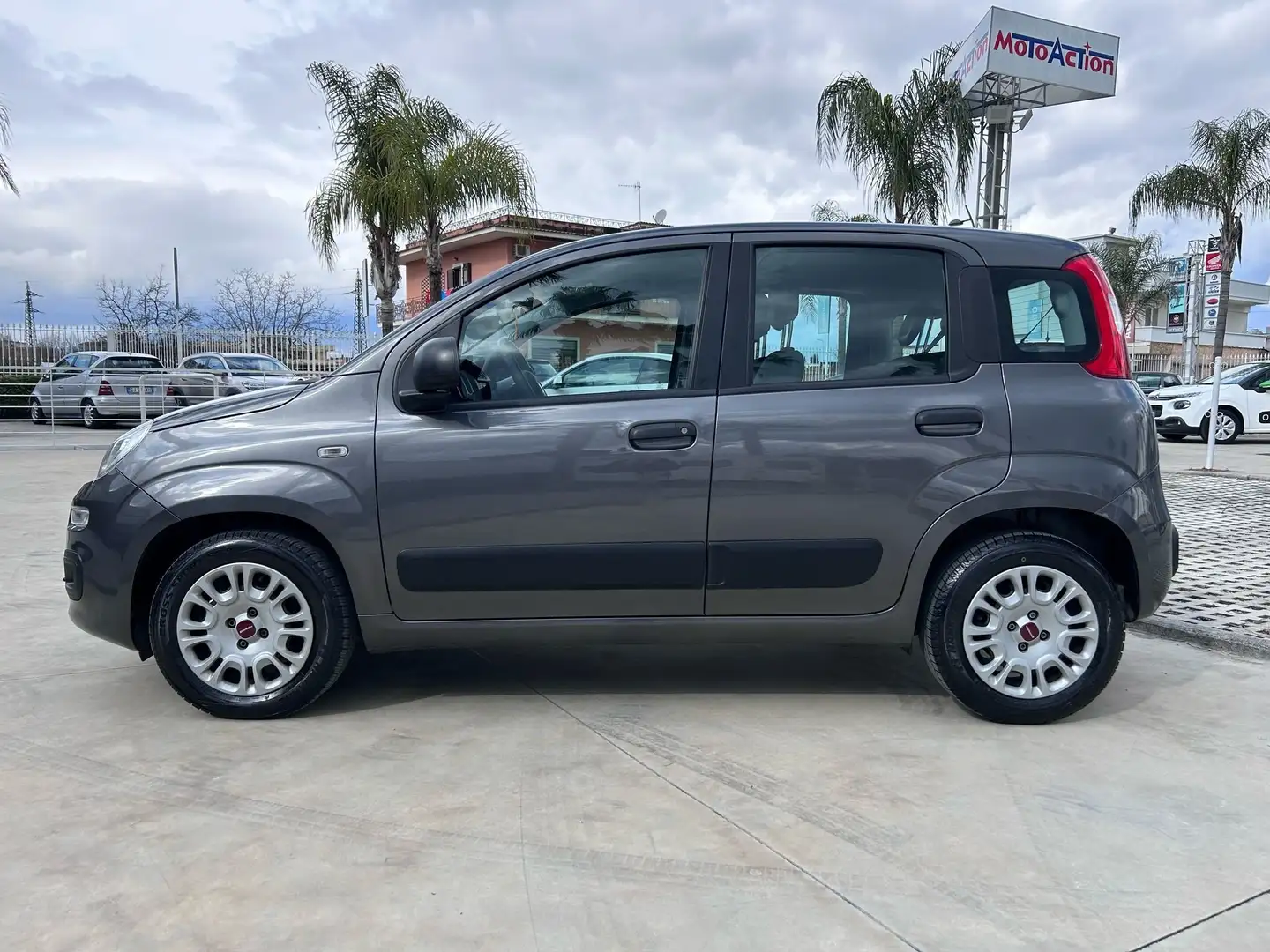 Fiat Panda 1.2 Easy Gpl 69cv Gris - 2