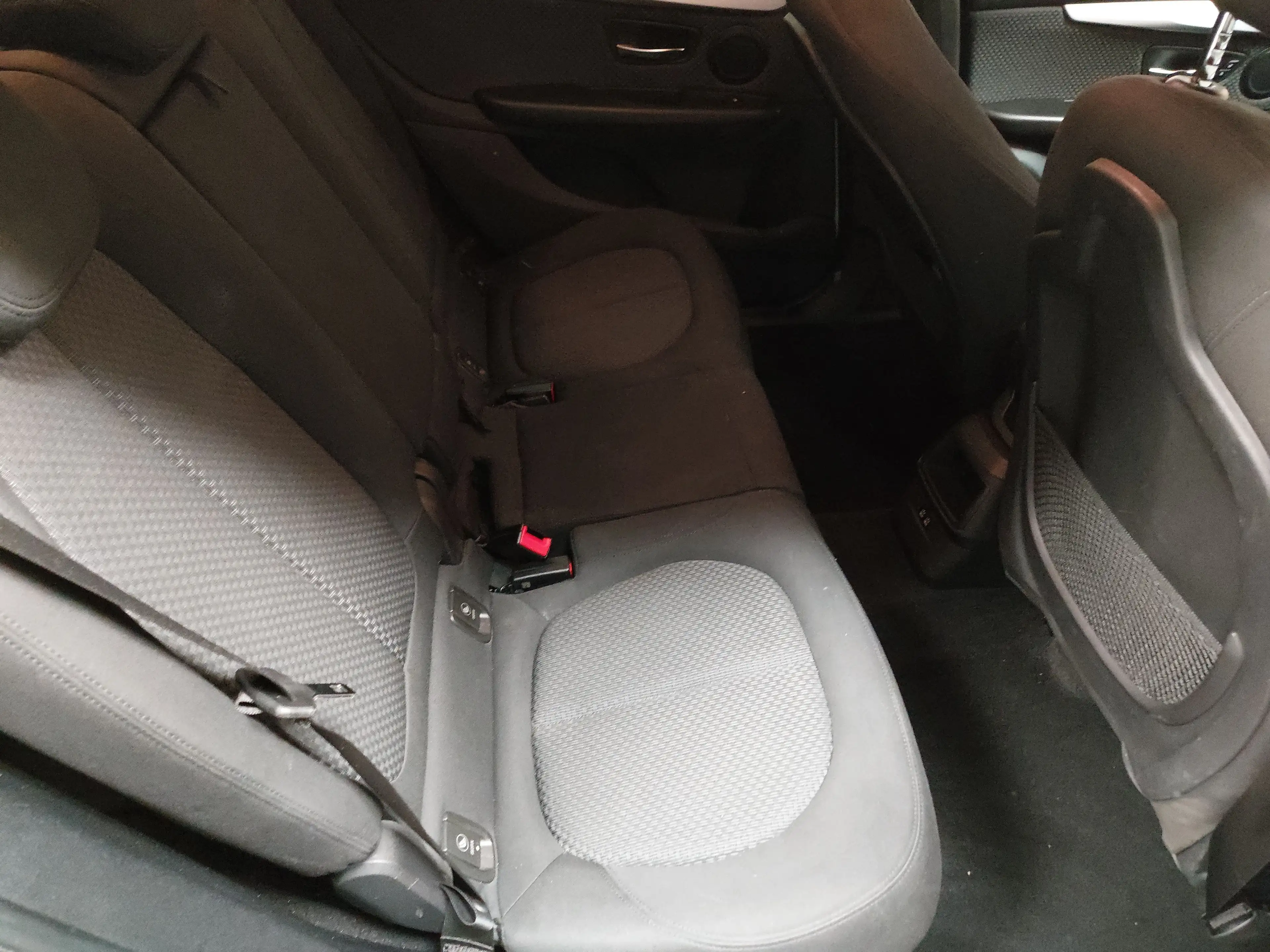 BMW 216 216 Gran Tourer Navi PDC AHK Shz — photo 12