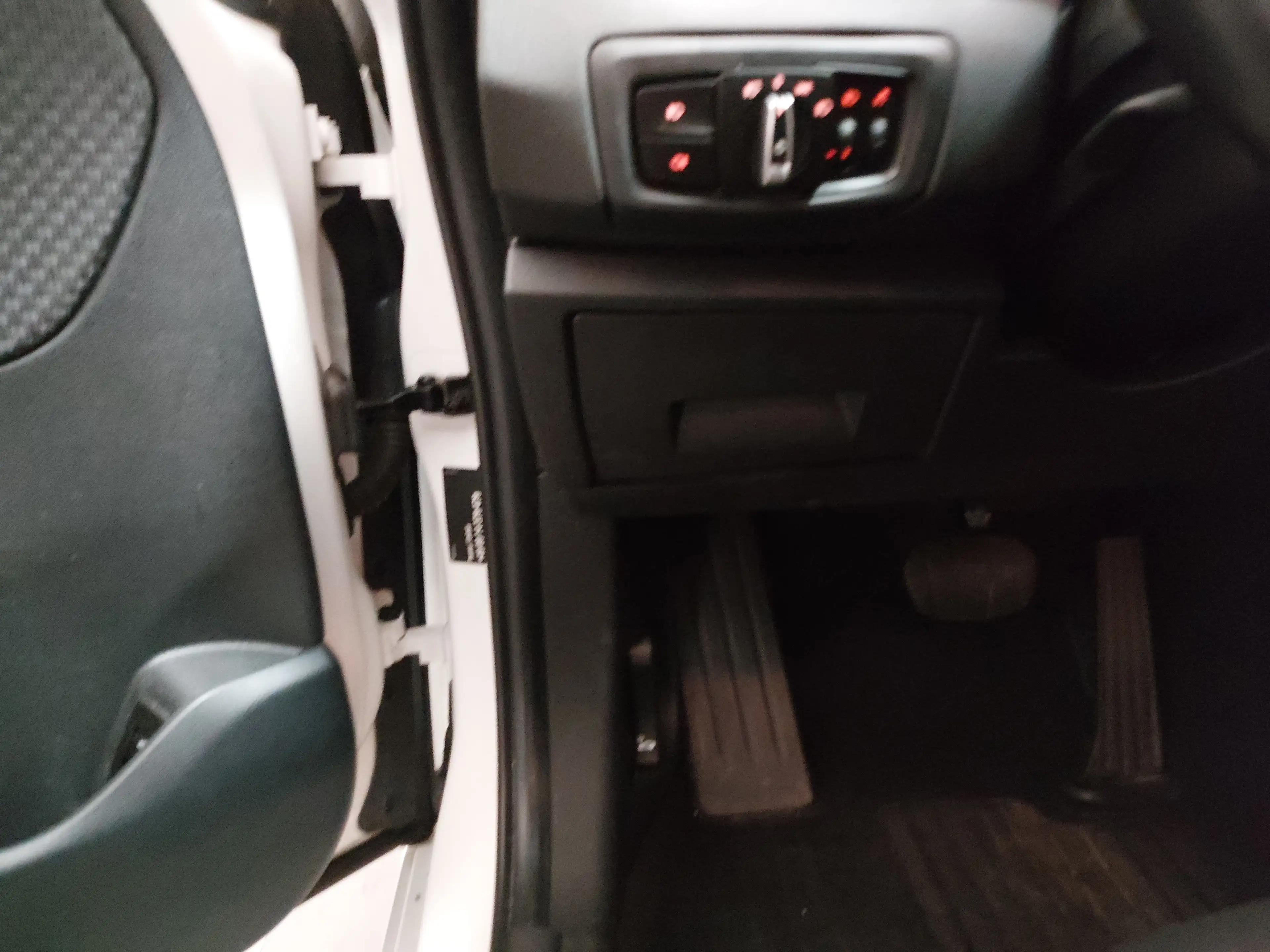 BMW 216 216 Gran Tourer Navi PDC AHK Shz — photo 7