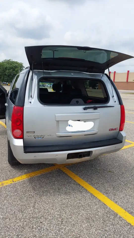 GMC Yukon снимка GMC Yukon