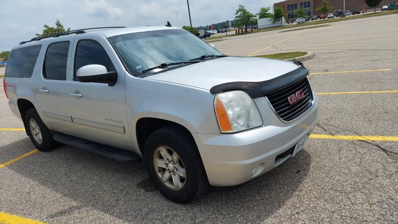 GMC Yukon снимка GMC Yukon