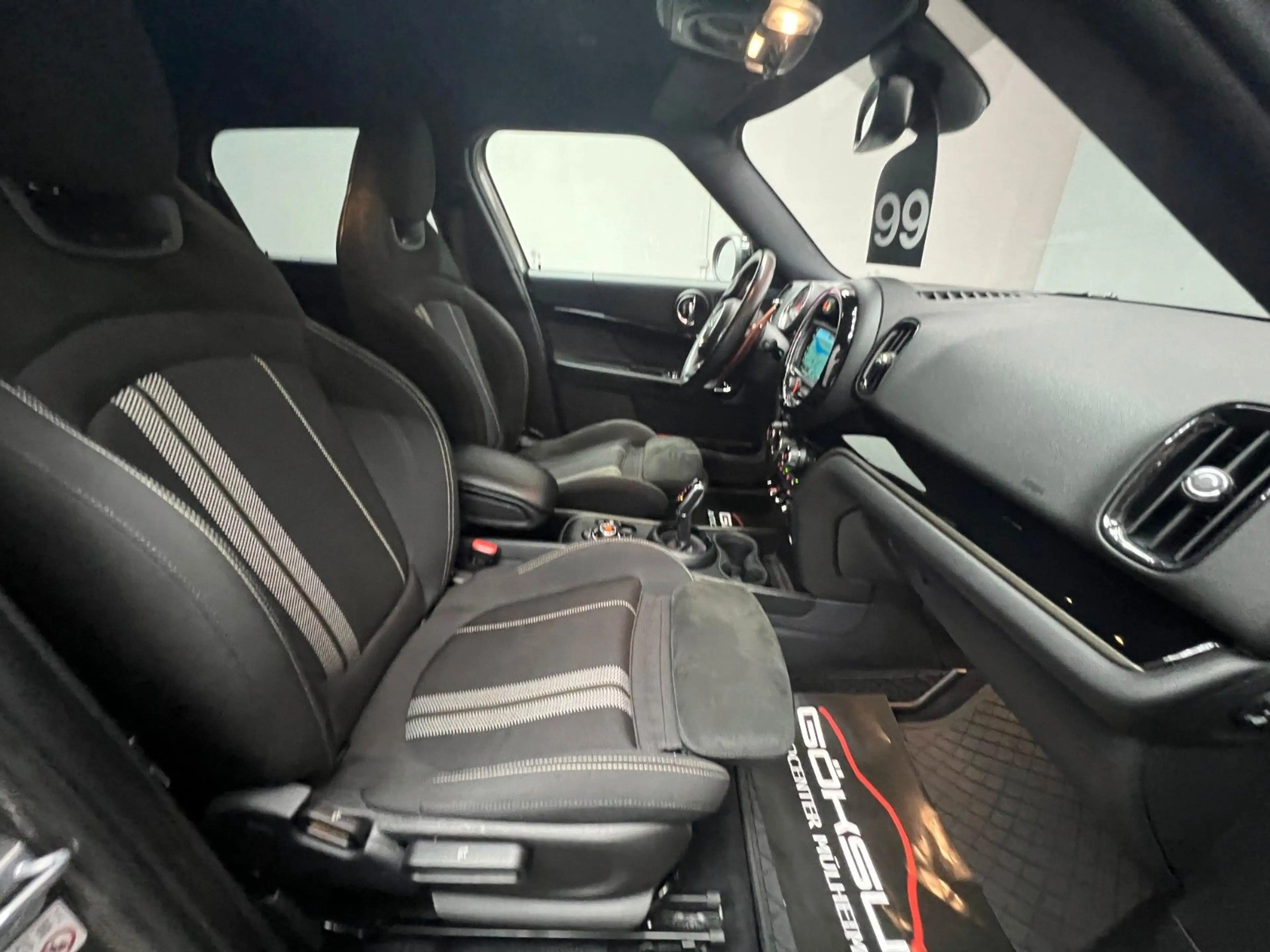 MINI John Cooper Works Countryman John Cooper Works All4 — photo 13