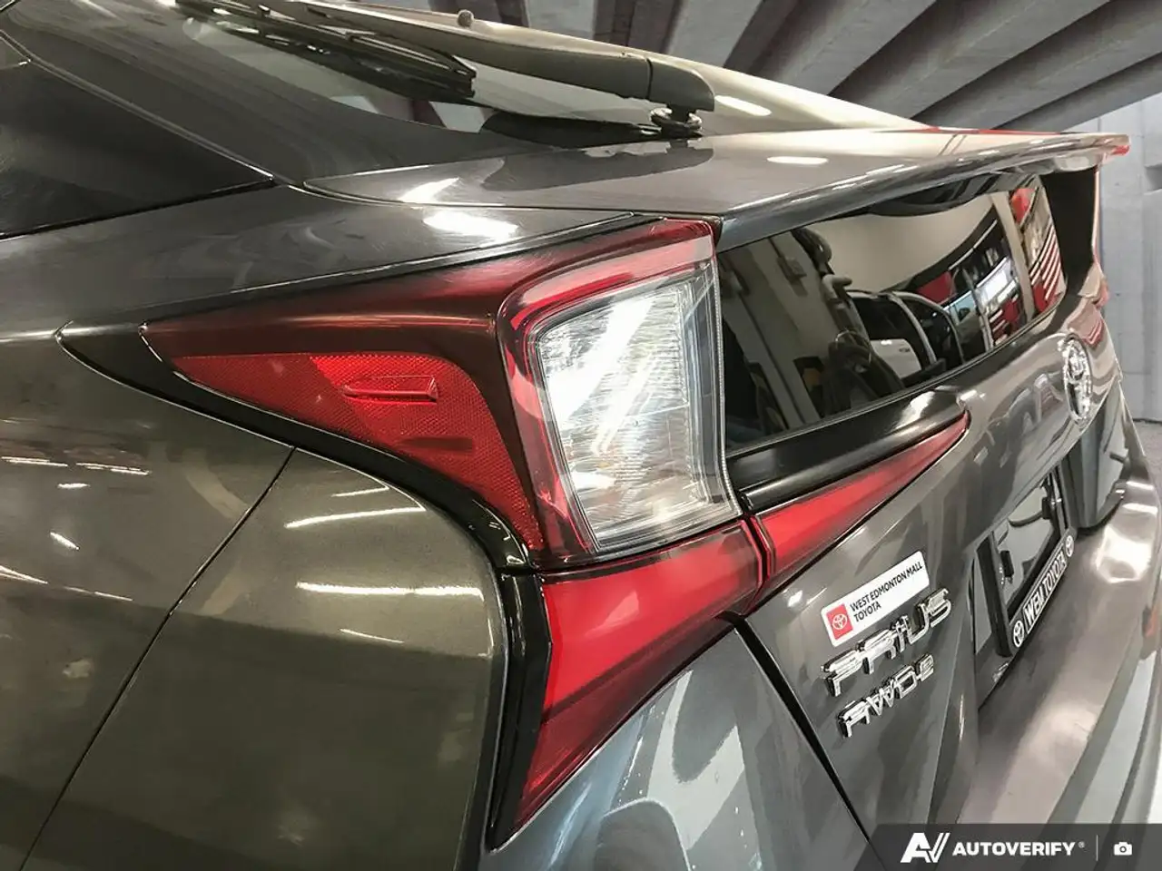 Toyota Prius снимка Toyota Prius