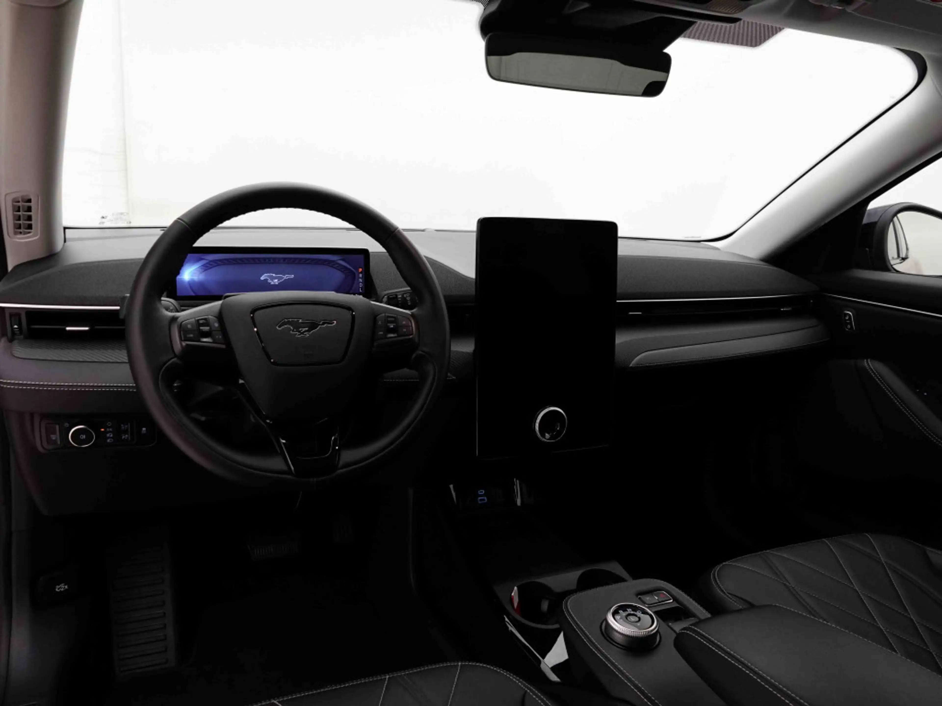Ford Mustang Mach-E 72kWh 289pk | EV Range 470km | Leather | GPS | Camera | LED Lights — photo 8