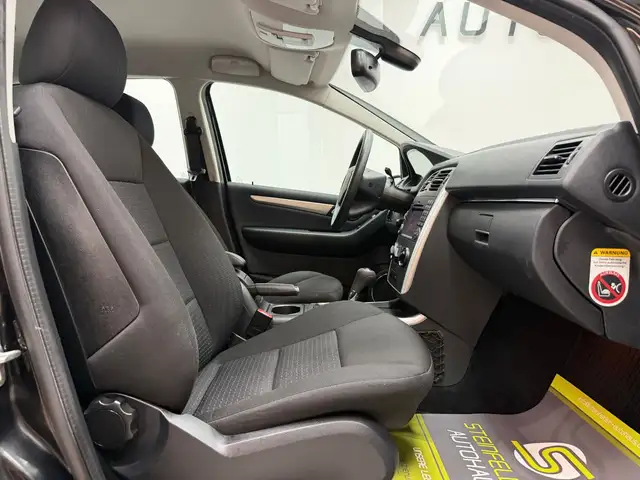 Mercedes-Benz B Class view 12