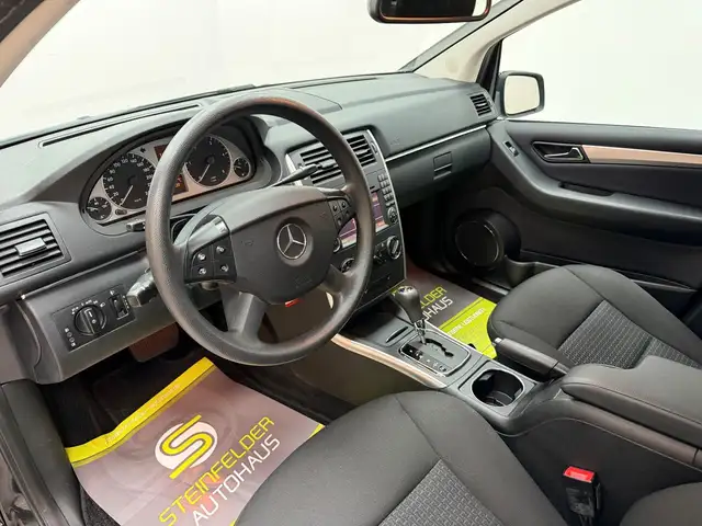 Mercedes-Benz B Class view 9