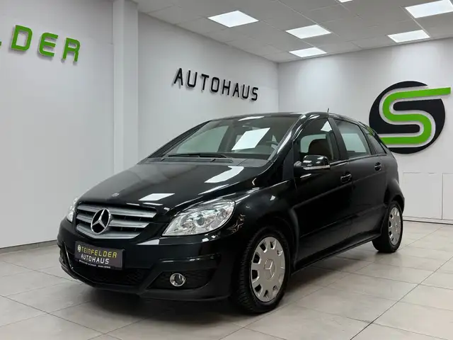 Mercedes-Benz B Class view 3