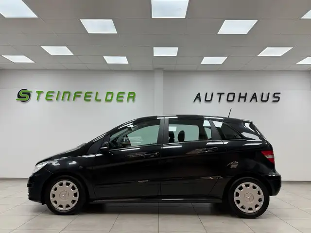 Mercedes-Benz B Class view 4