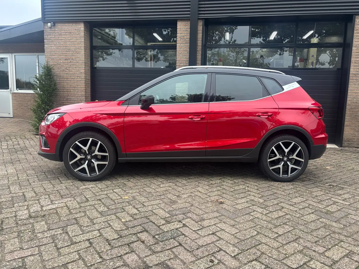 SEAT Arona 1.0 TSI FR Xcellence Business Intense Rouge - 2