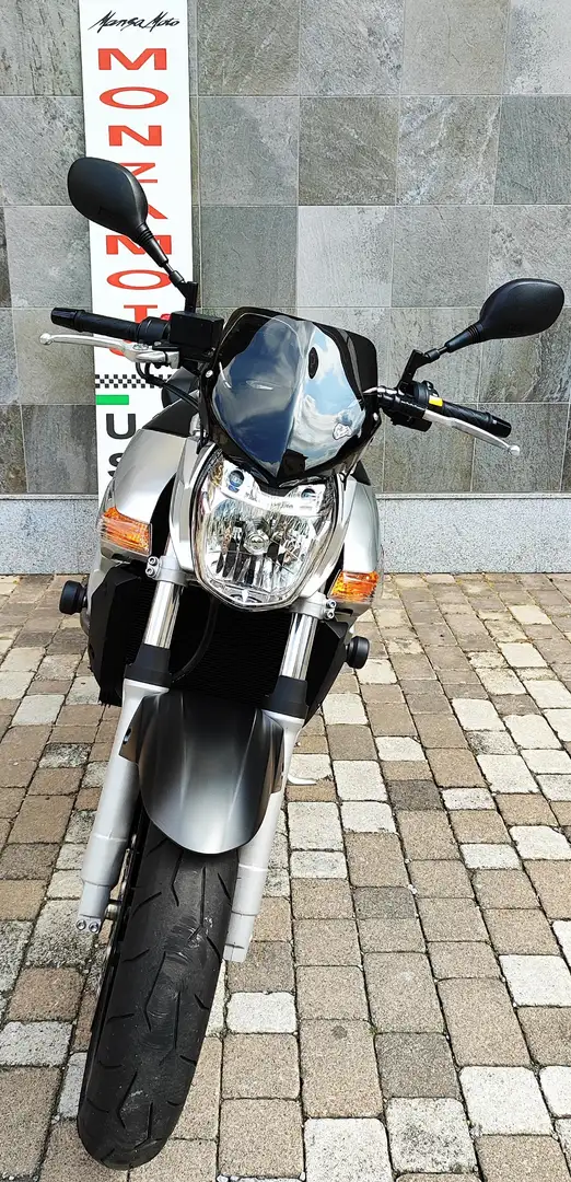 Suzuki GSR 600 Zwart - 2