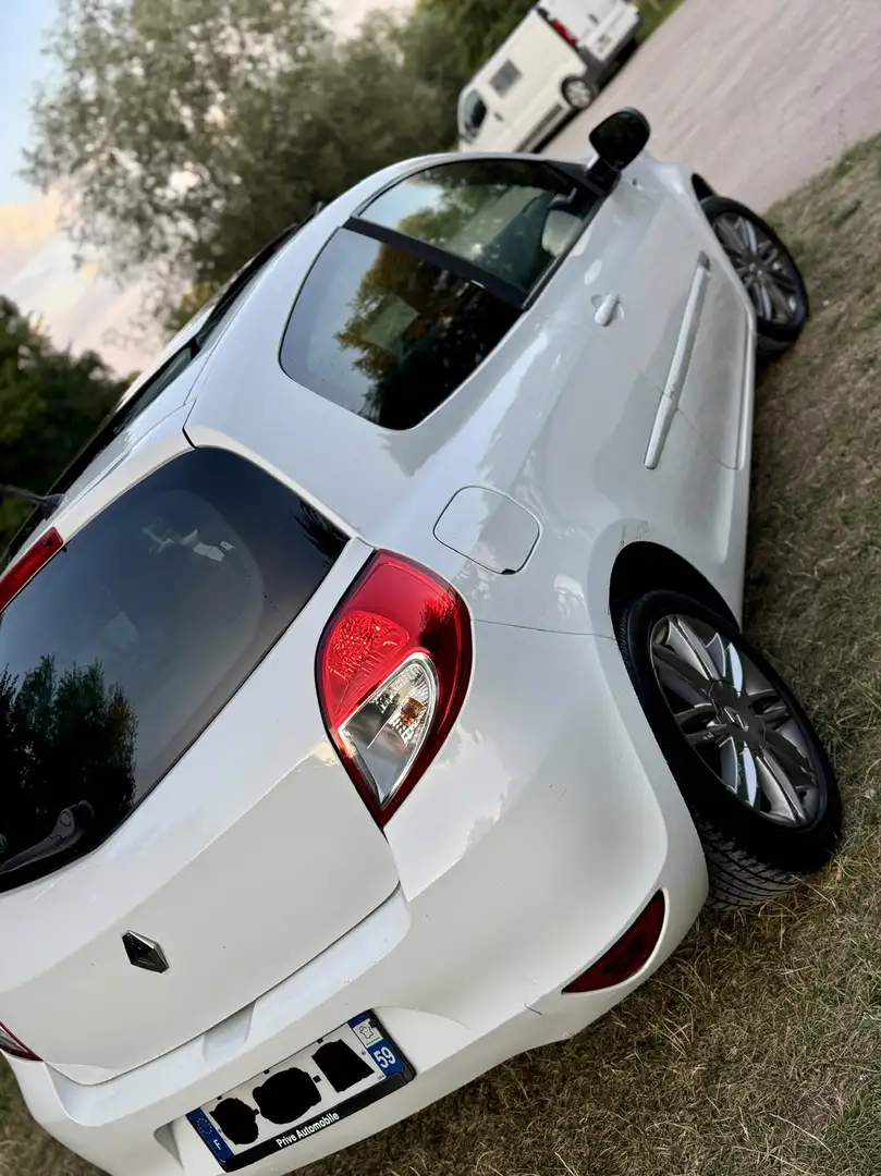 Renault Clio III Tce 100 eco2 Expression Clim - 2
