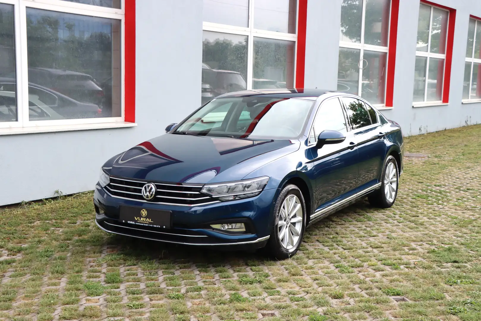 Volkswagen Passat 2.0 TDI Elegance DSG | NAVI | AHK | RFK | Blau - 2