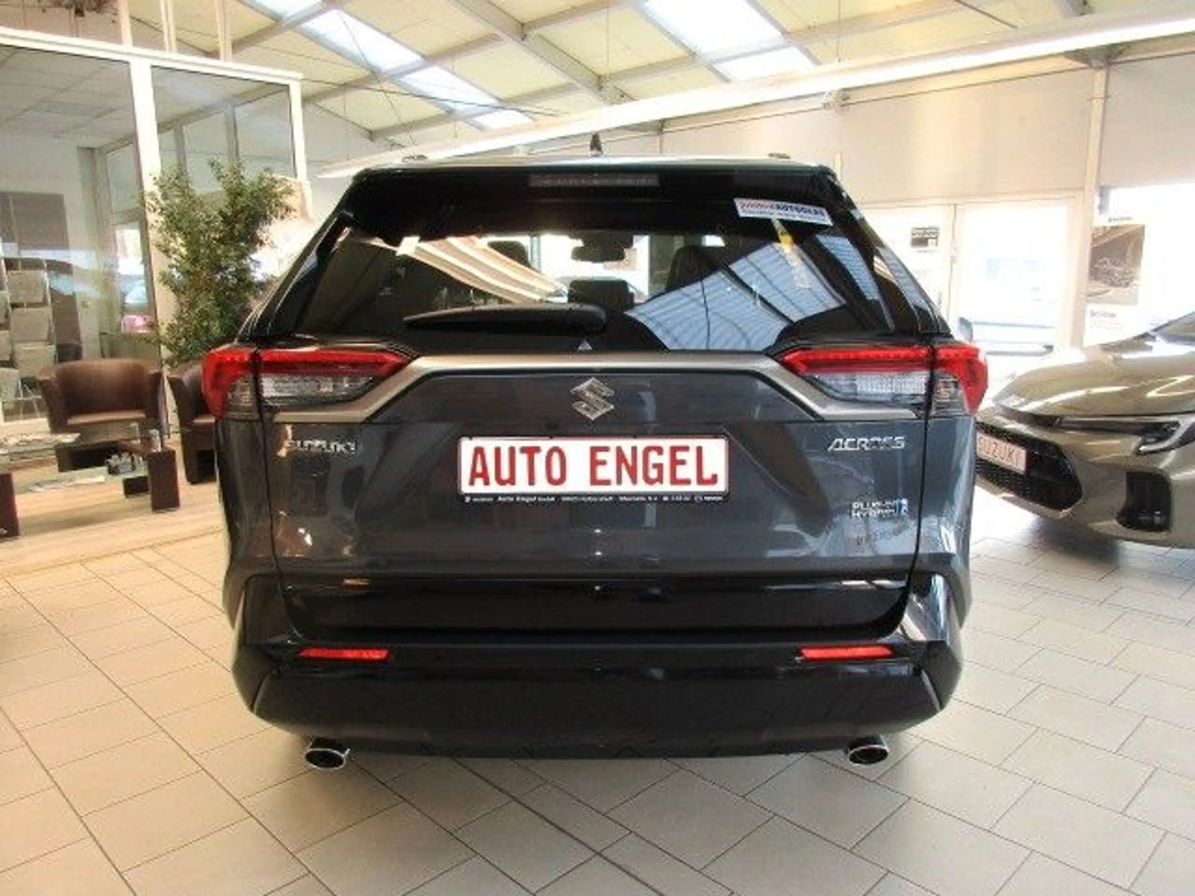 Suzuki Across 2.5 Plug-In Hybrid Comfort+ — photo 2