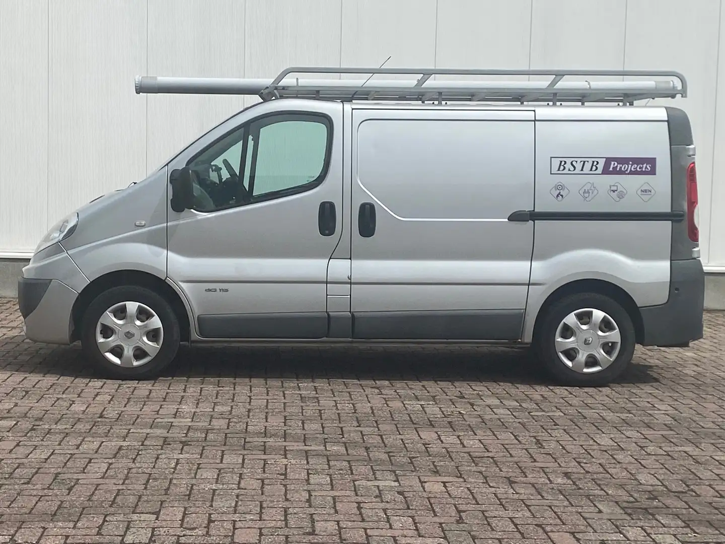 Renault Trafic 2.0 dCi T29 L1H1 3-Persoons Gris - 2
