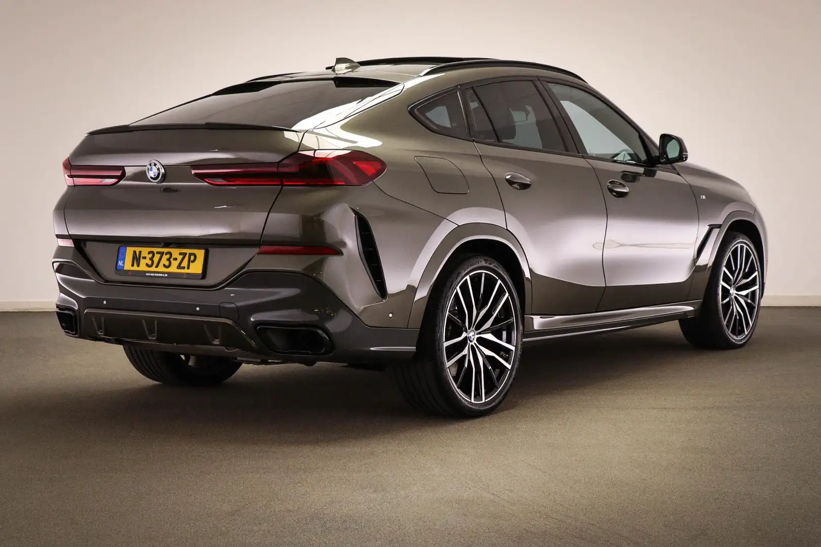 BMW X6 xDrive40i High Executive | INDIVIDUAL | SOFTCLOSE Zöld - 2