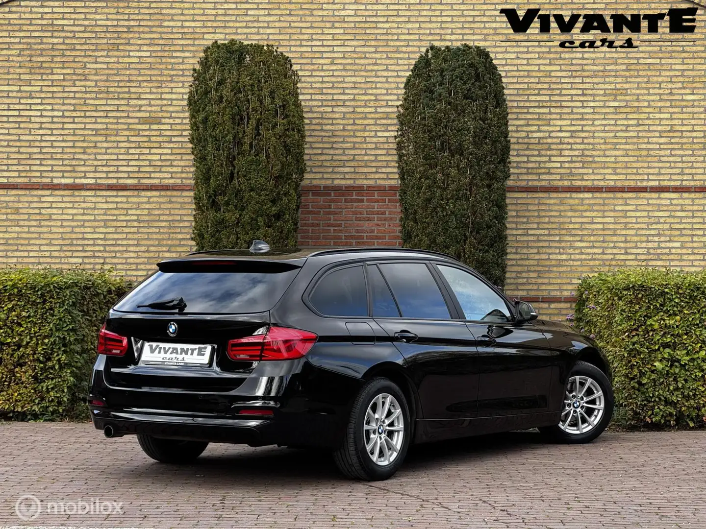 BMW 318 3-serie Touring 318i High Executive Aut. Dealer O. Negro - 2