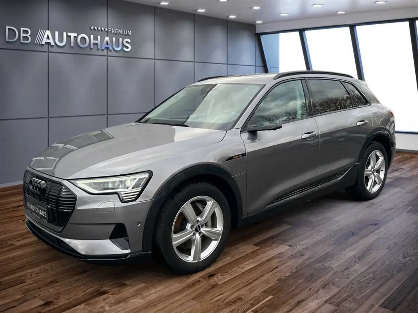 Audi e-tron advanced 55 quattro Gris - 1