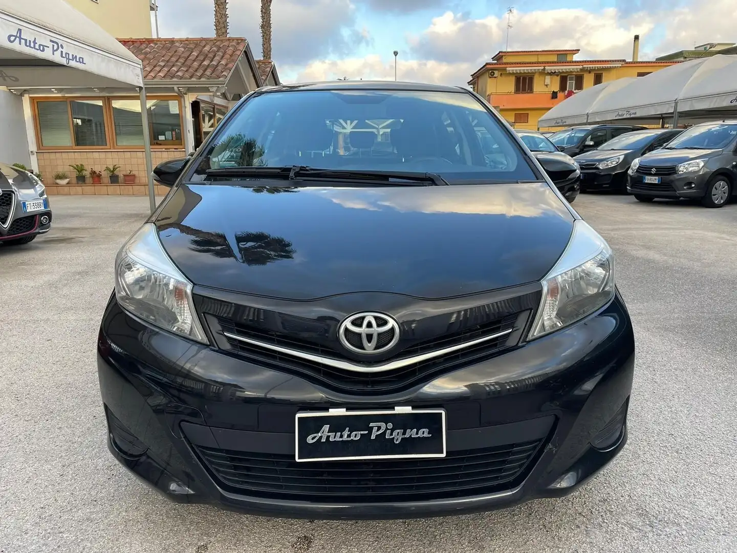 Toyota Yaris 1.4 D-4D 5 porte Lounge navi Nero - 1