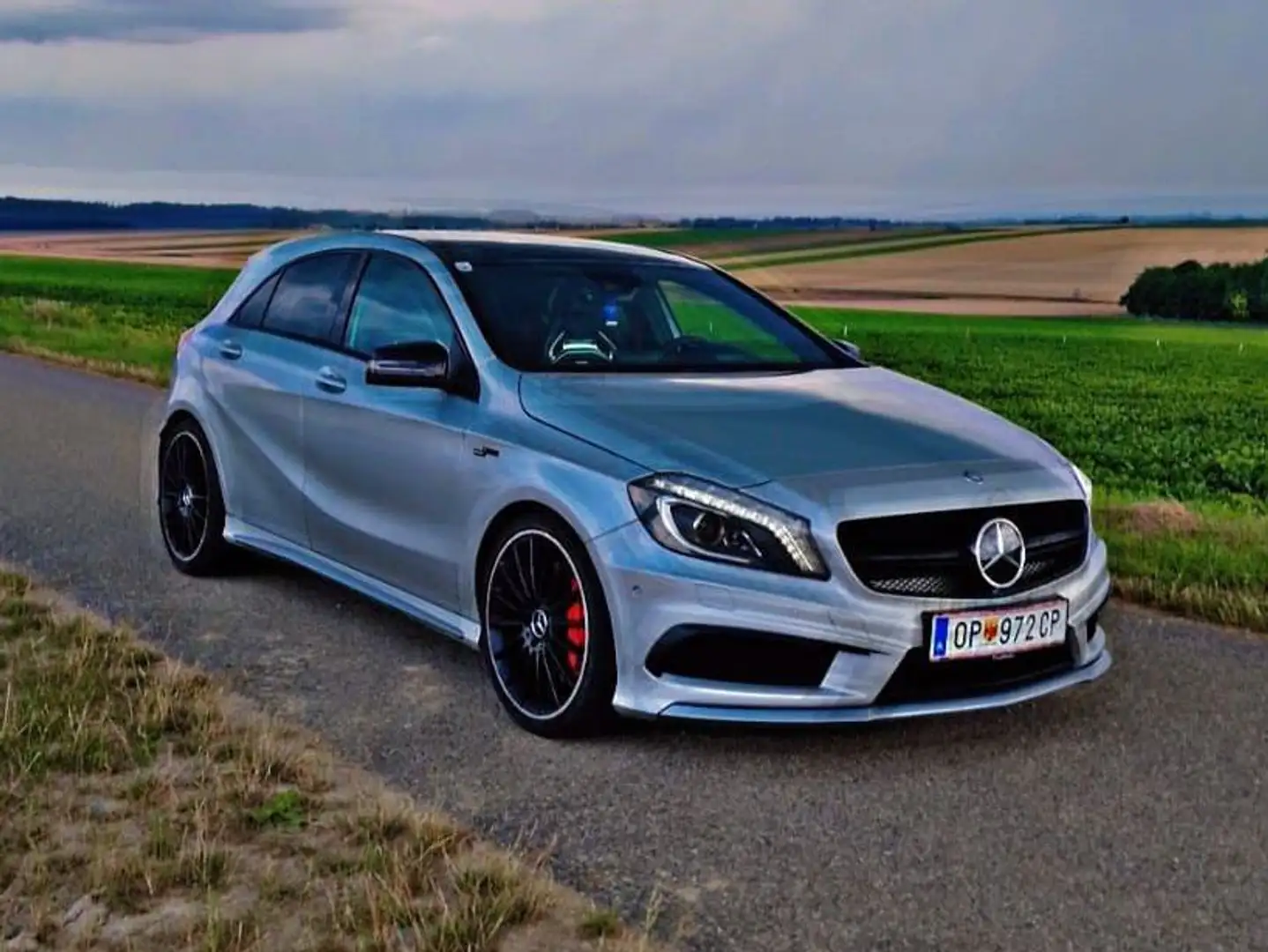 Mercedes-Benz A 45 AMG A 45 AMG 4MATIC Aut. Silber - 1
