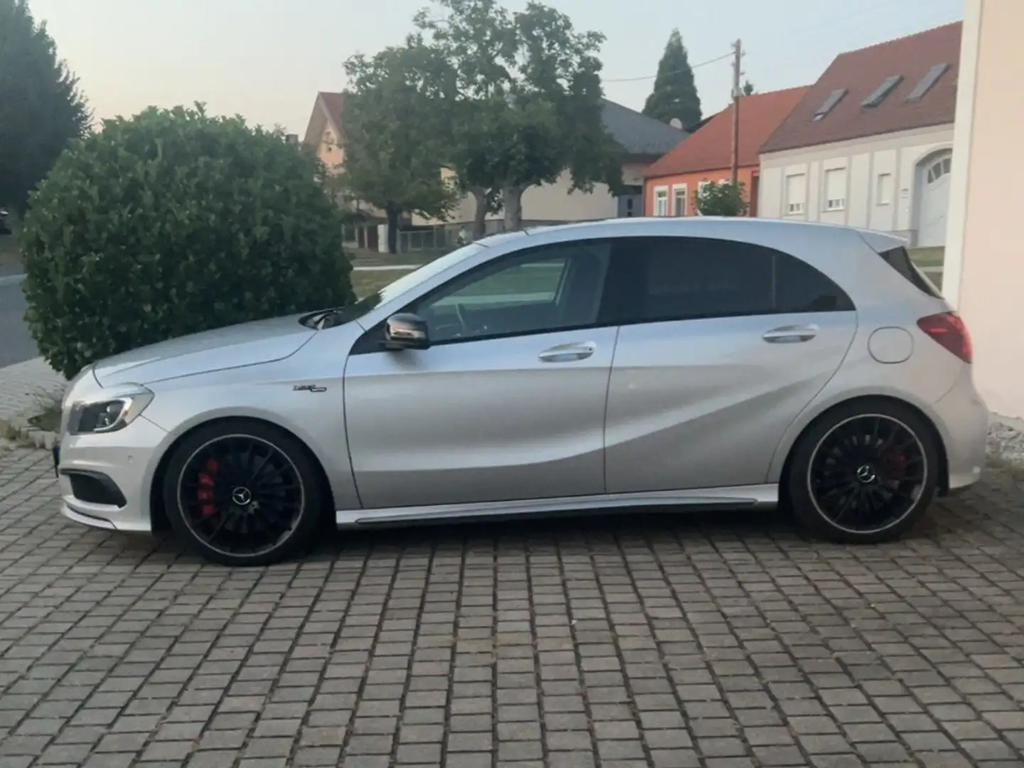 Mercedes-Benz A 45 AMG A 45 AMG 4MATIC Aut. Silber - 2