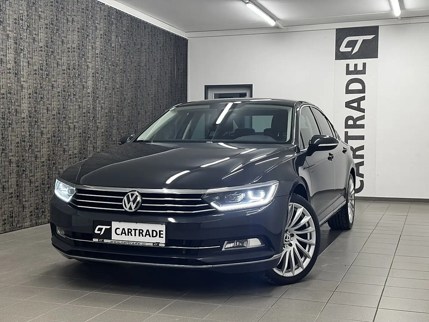 Volkswagen Passat Highline 2,0 TDI SCR DSG / ACC/ NAVI/ APP CONNE... Grau - 1