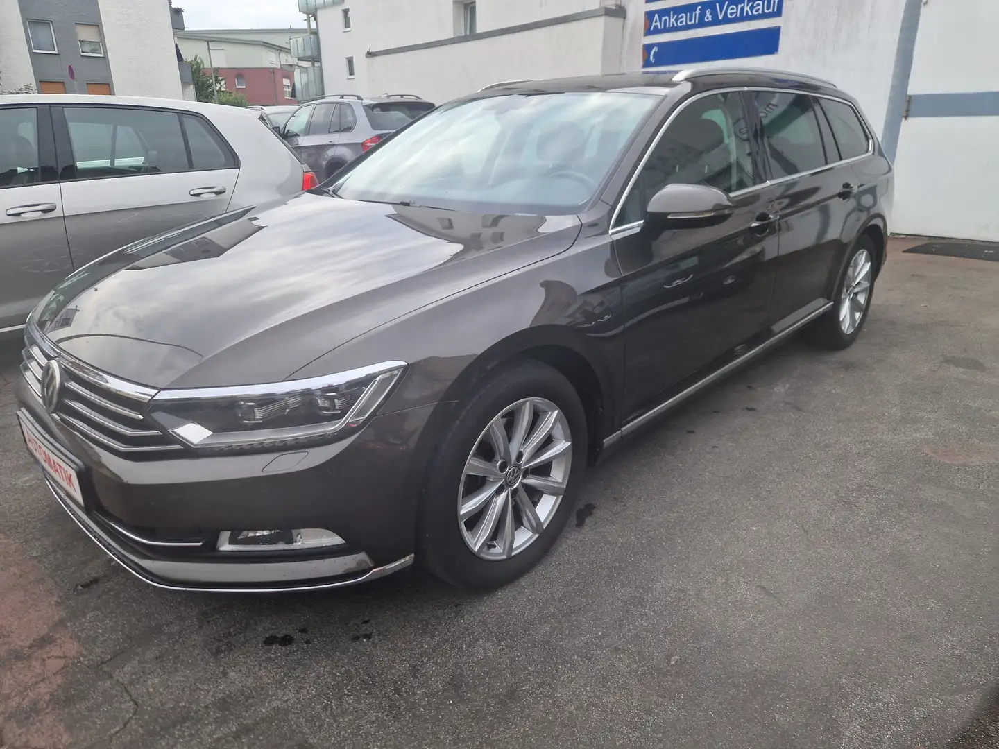 Volkswagen Passat Variant 1.6 TDI (BlueMotion Technology) DSG Comfortline Marrón - 1