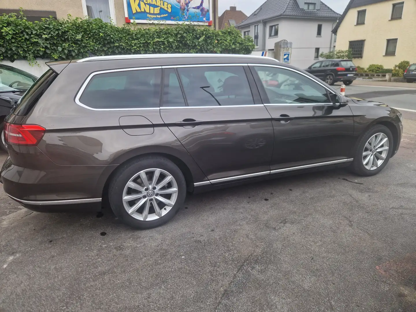 Volkswagen Passat Variant 1.6 TDI (BlueMotion Technology) DSG Comfortline Marrón - 2
