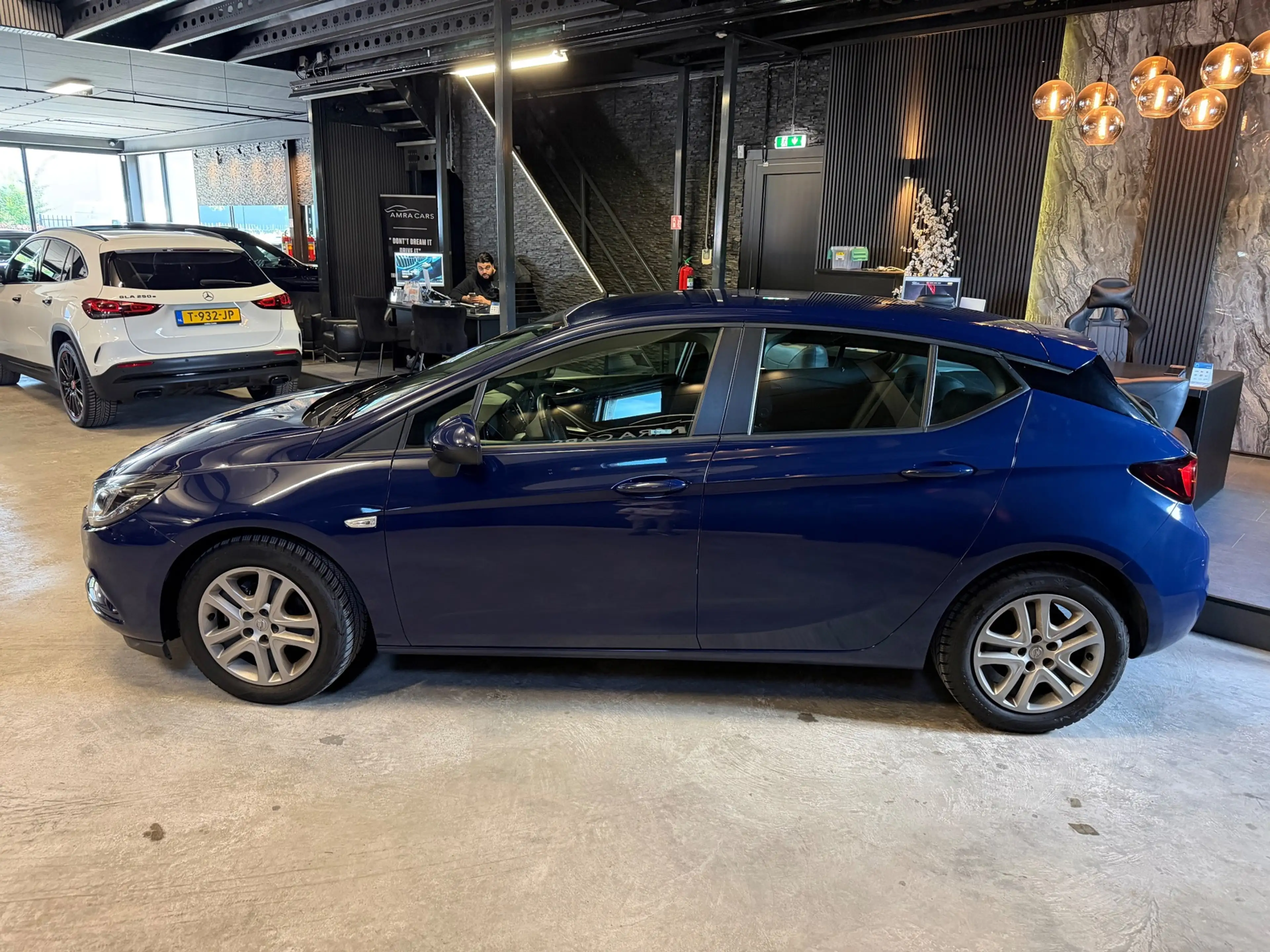 Opel Astra 1.0 Online Edition Automaat — photo 8