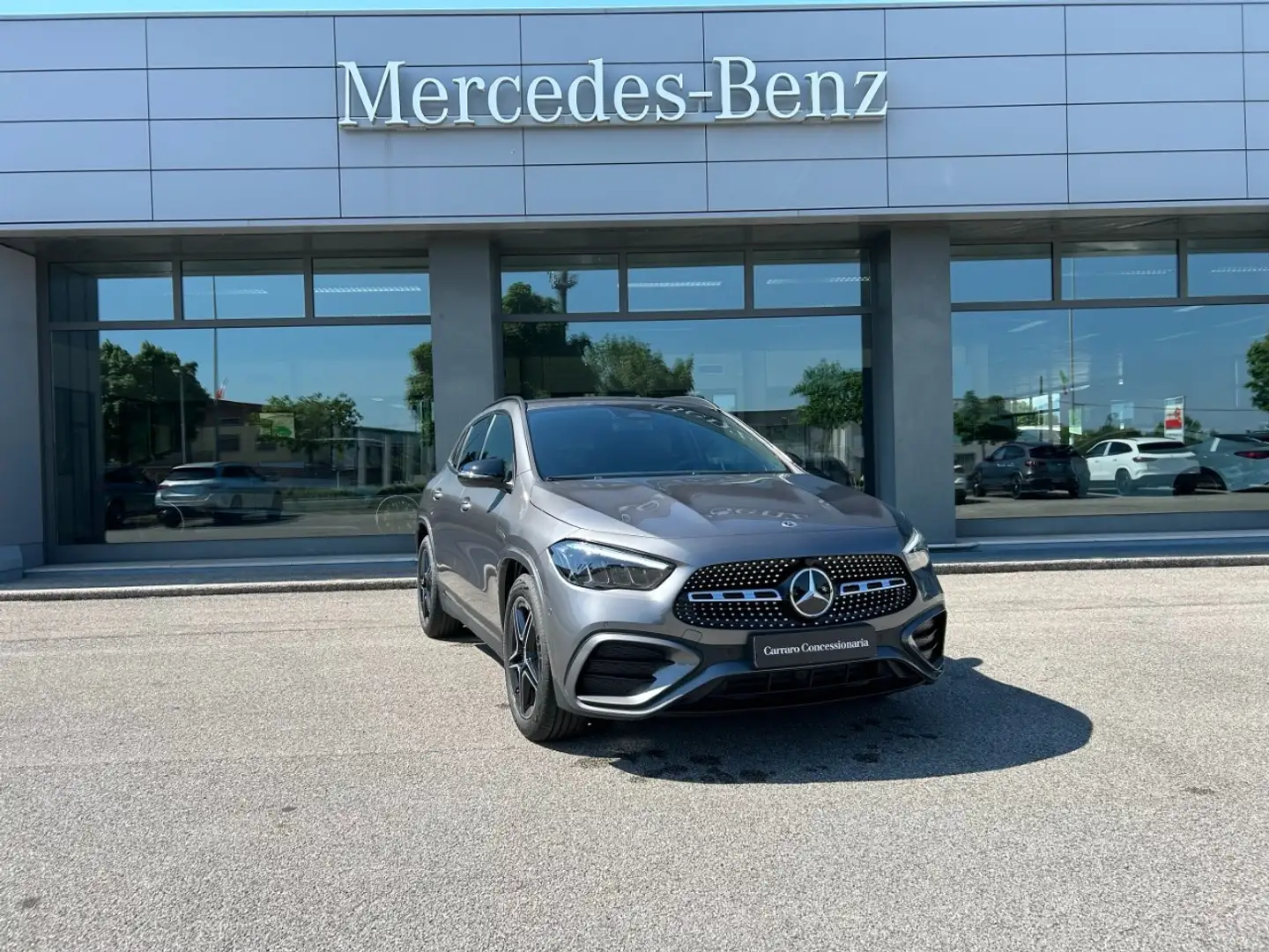 Mercedes-Benz GLA 200 d automatic Grigio - 1
