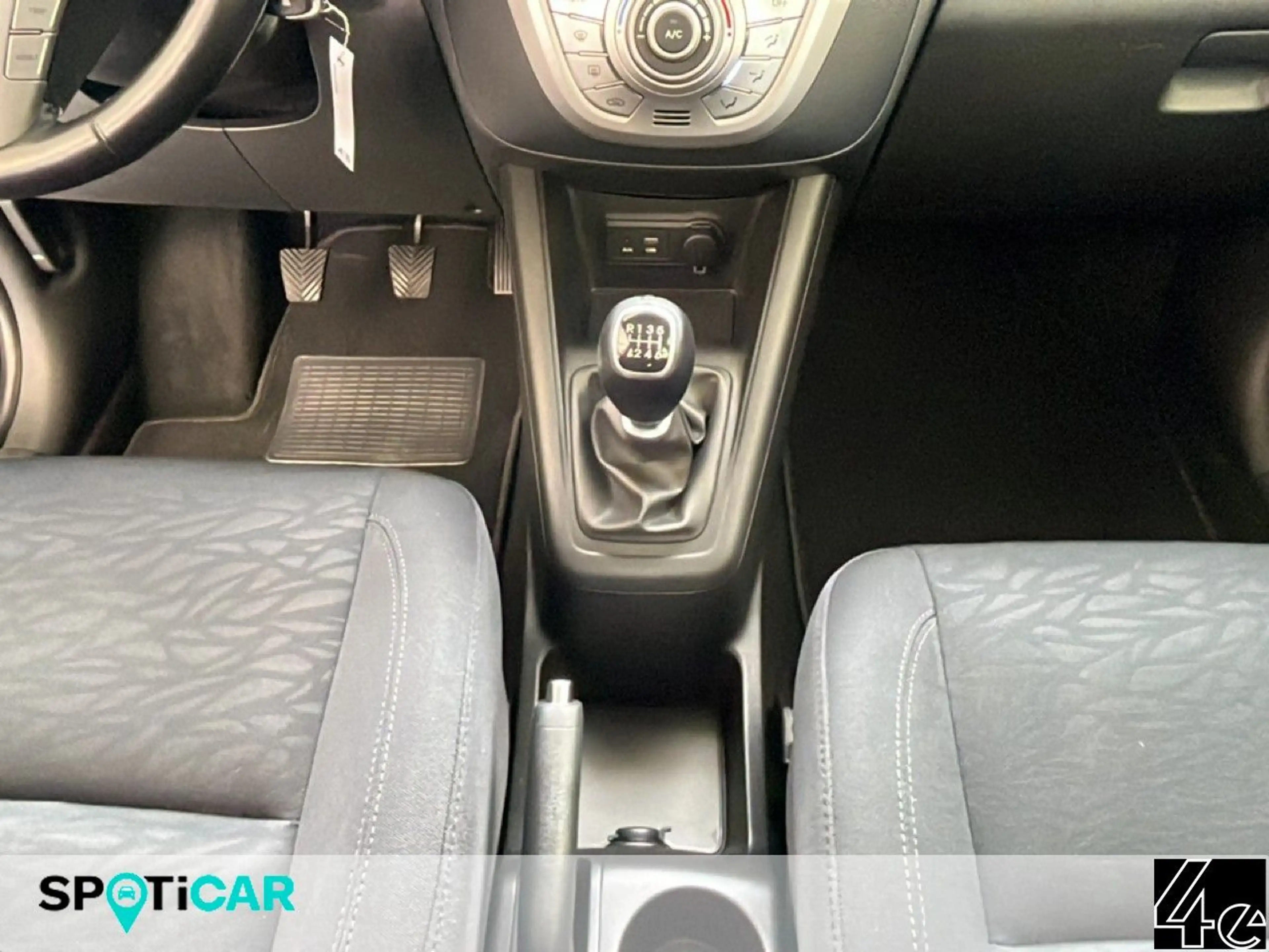 Hyundai iX20 1.6 Benzin — photo 15