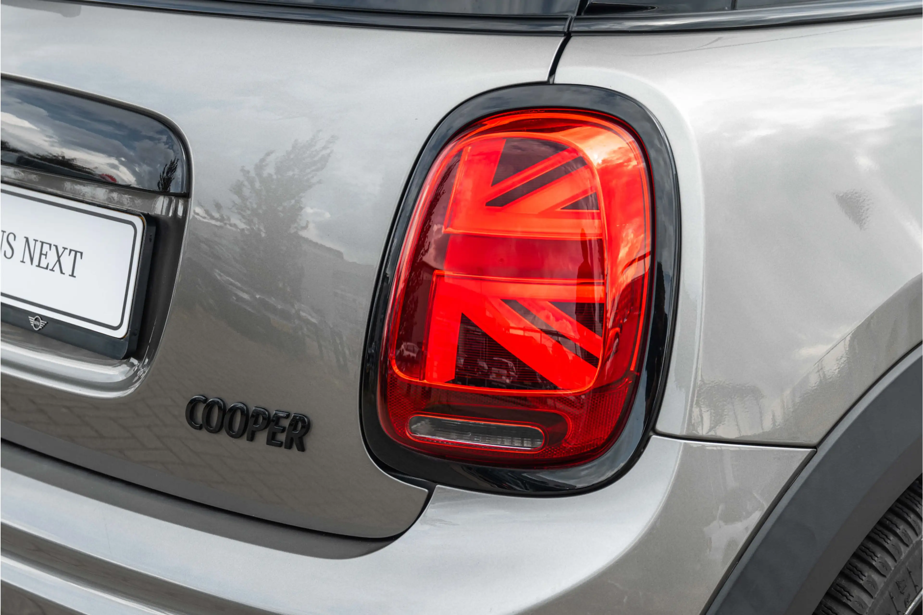 MINI John Cooper Works Hatchback JCW Automaat / Comfort Access / LED / Cr — photo 13