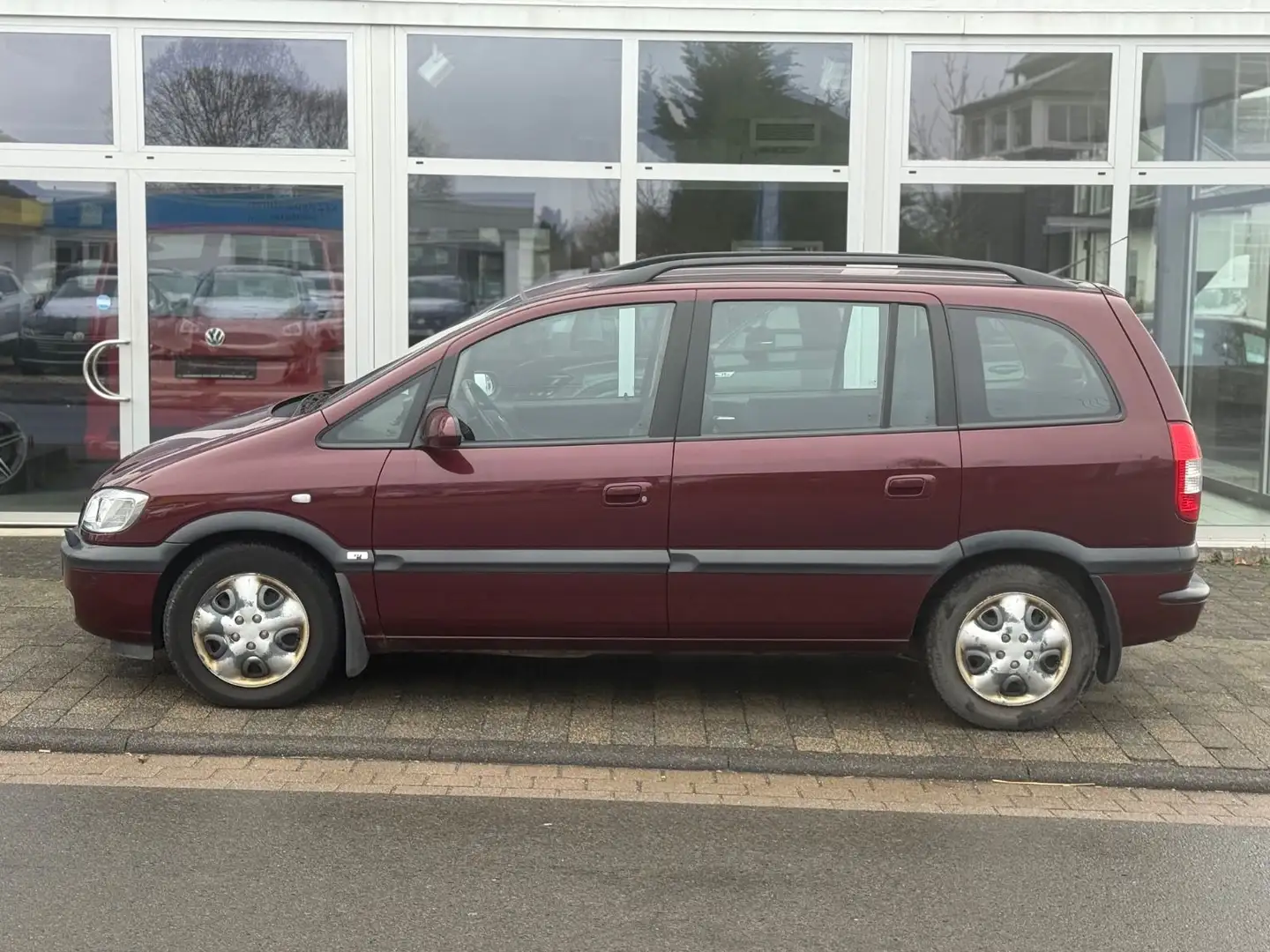 Opel Zafira Automatik+7 Sitzer+Rückfahrkam+Klimaaut.+ Rouge - 2