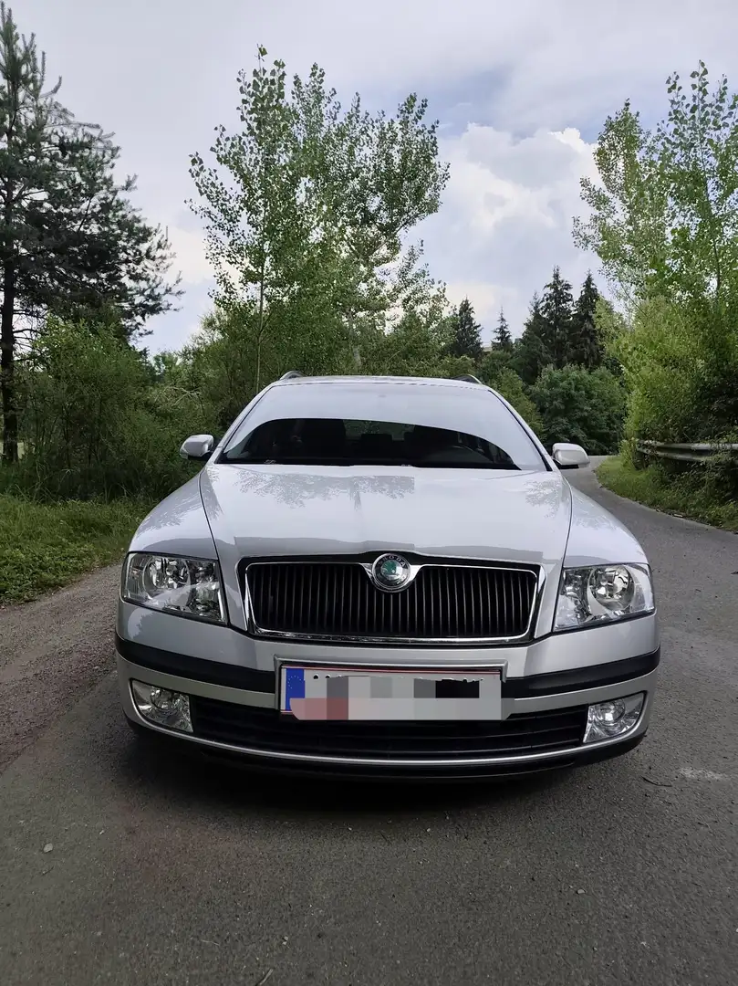 Skoda Octavia Combi 1.9 TDI mit AHK Silber - 1
