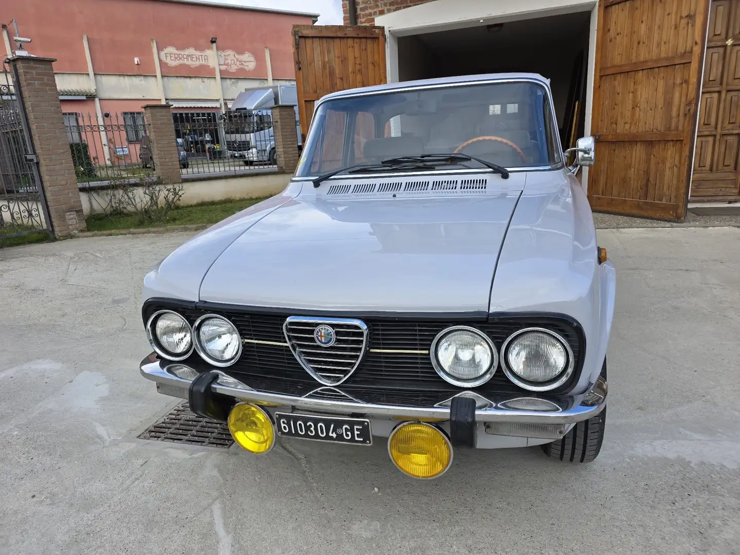 Alfa Romeo Giulia Nuova Super 1300 - 1