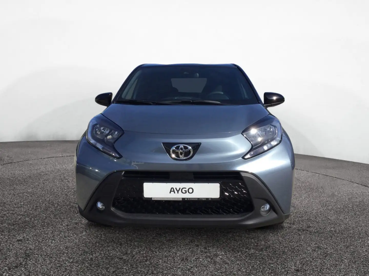 Toyota Aygo X 1.0 Teamplayer PDC SHZ KAMERA ACC Grijs - 2