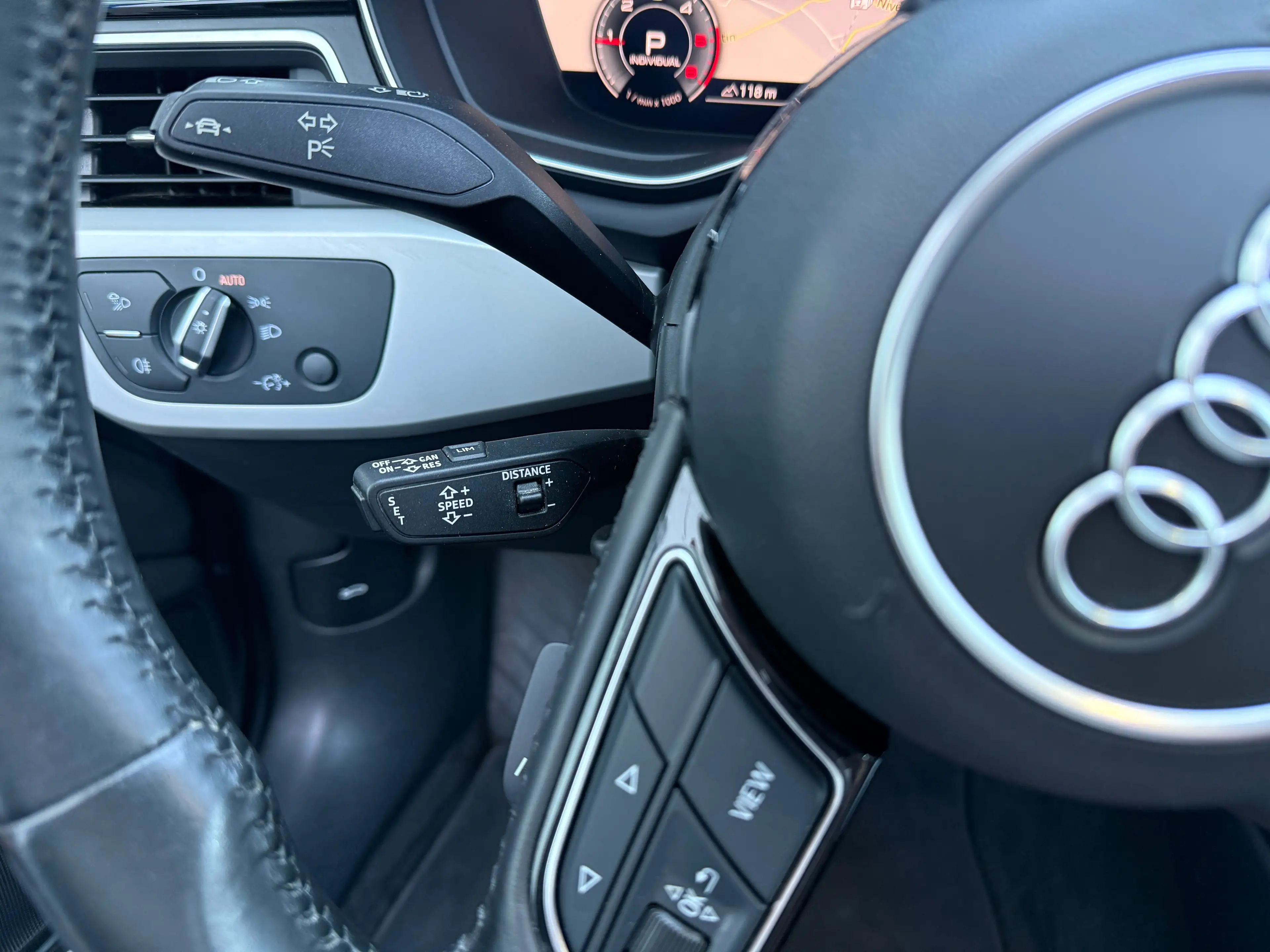 Audi A4 allroad 40 TDi Quattro S-tronic7 Design Luxe Édition — photo 14