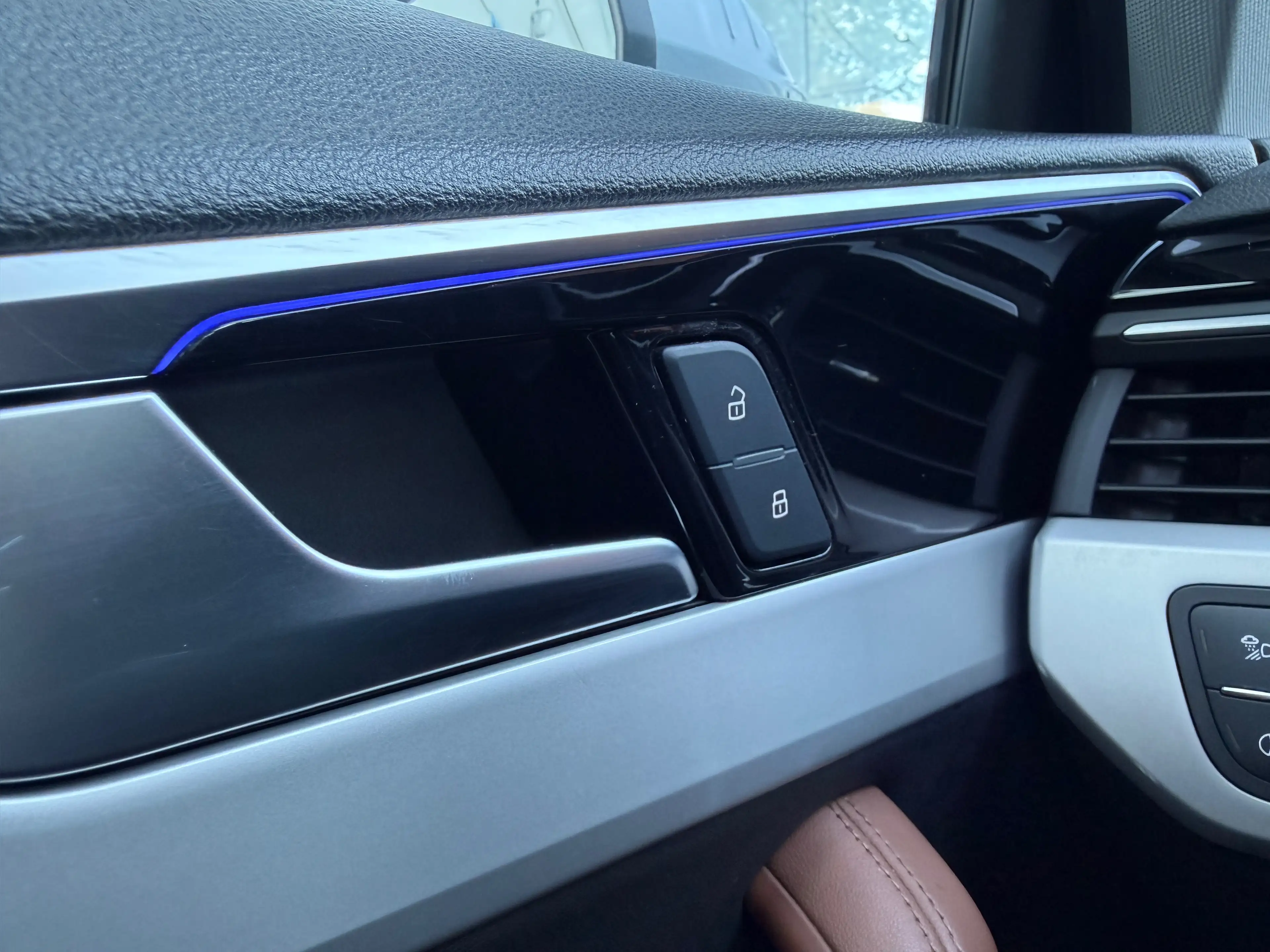 Audi A4 allroad 40 TDi Quattro S-tronic7 Design Luxe Édition — photo 10