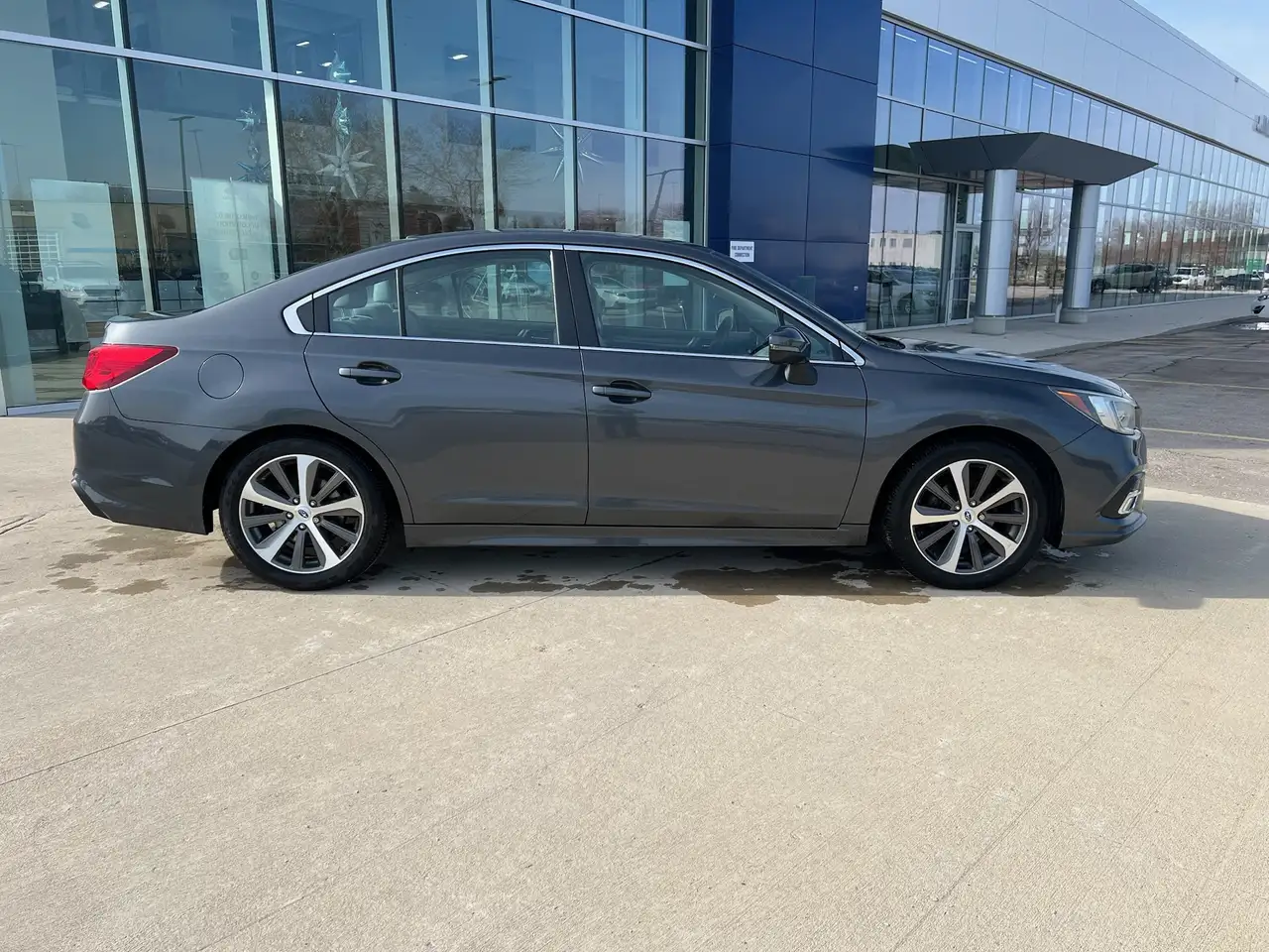 Subaru Legacy снимка Subaru Legacy